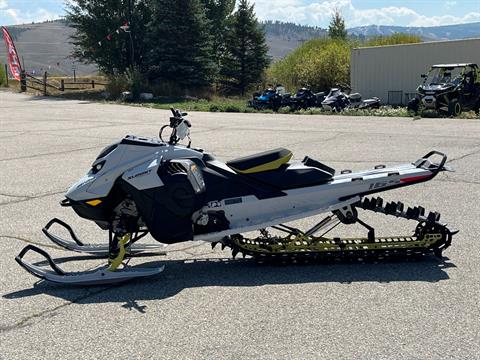 New 2025 Ski-Doo Summit Adrenaline w/ Edge Package 165 850 E-TEC