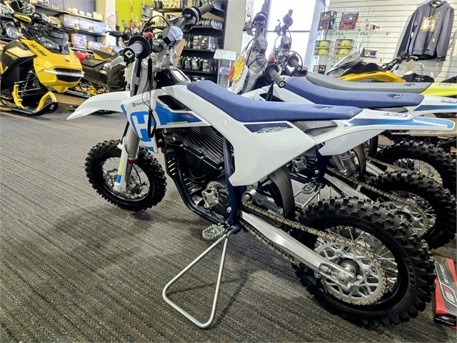 2024 Husqvarna EE 3 in Granby, Colorado - Photo 2