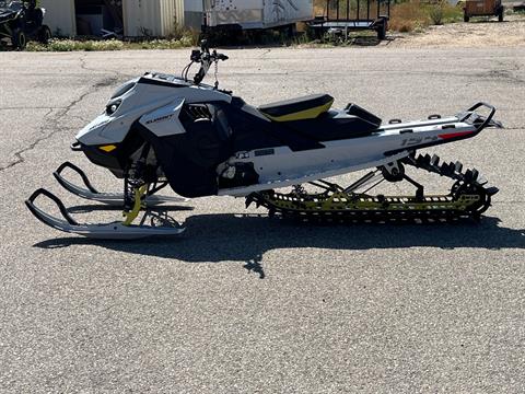 New 2025 Ski-Doo Summit Adrenaline w/ Edge Package 154 850 E-TEC