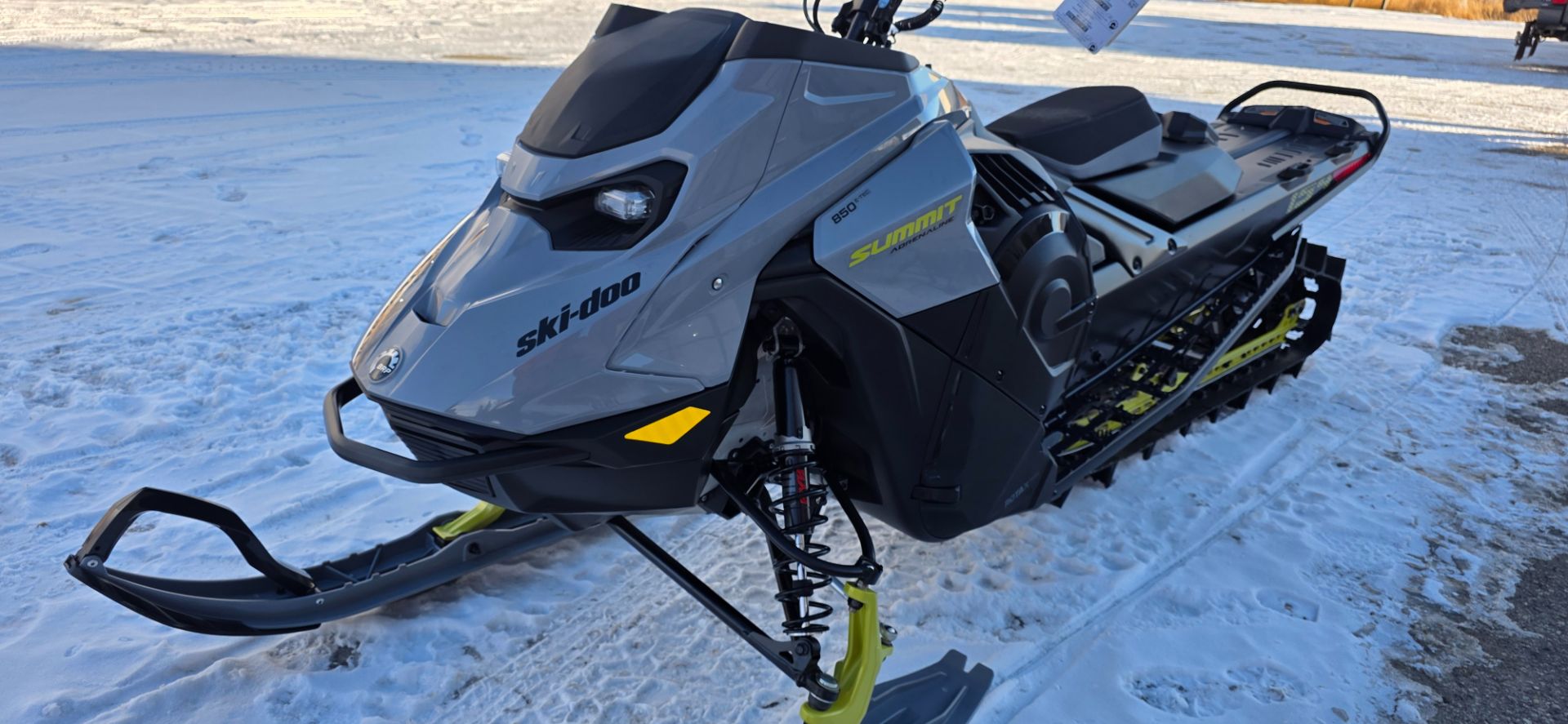2026 Ski-Doo Summit Adrenaline w/ Edge Package 154 850 E-TEC SH 8