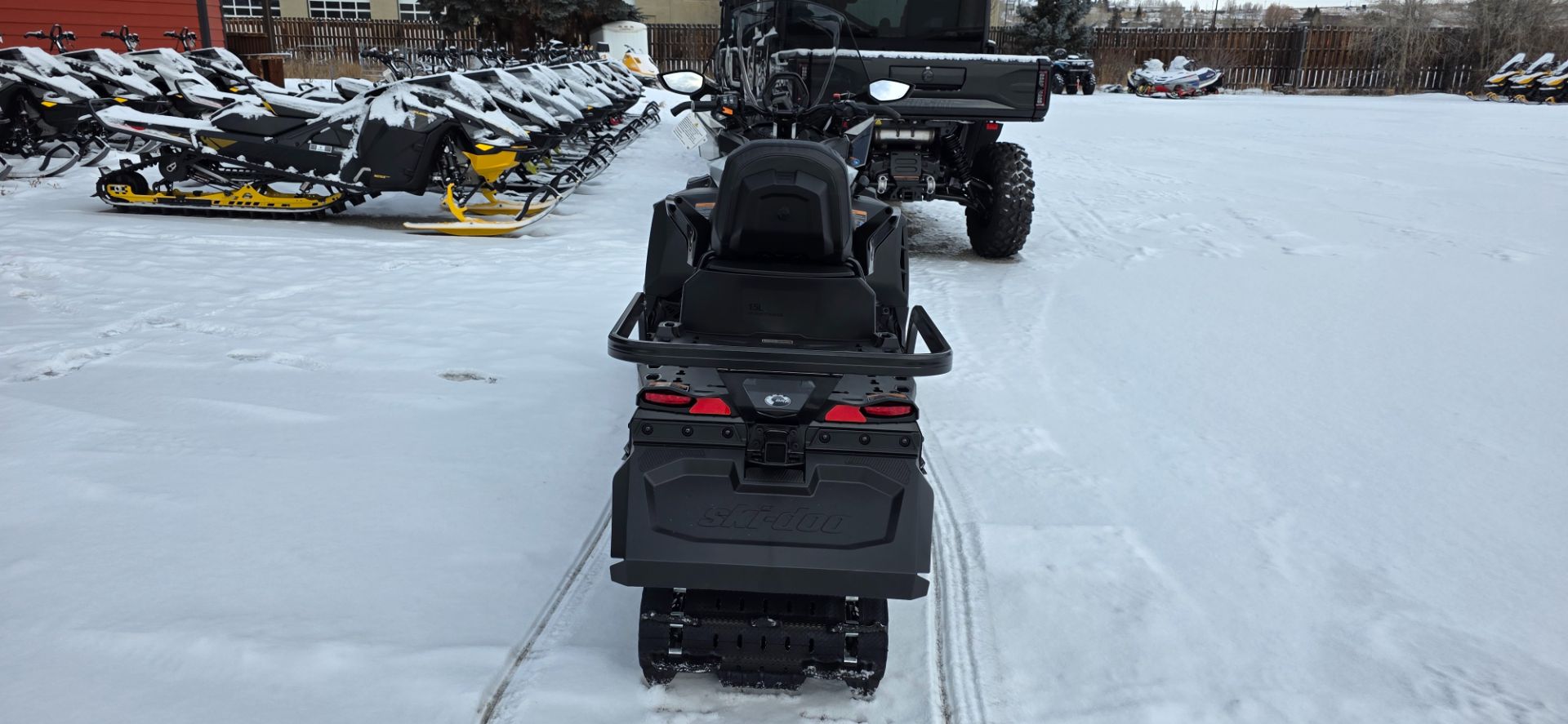 2026 Ski-Doo Skandic LE photo 3