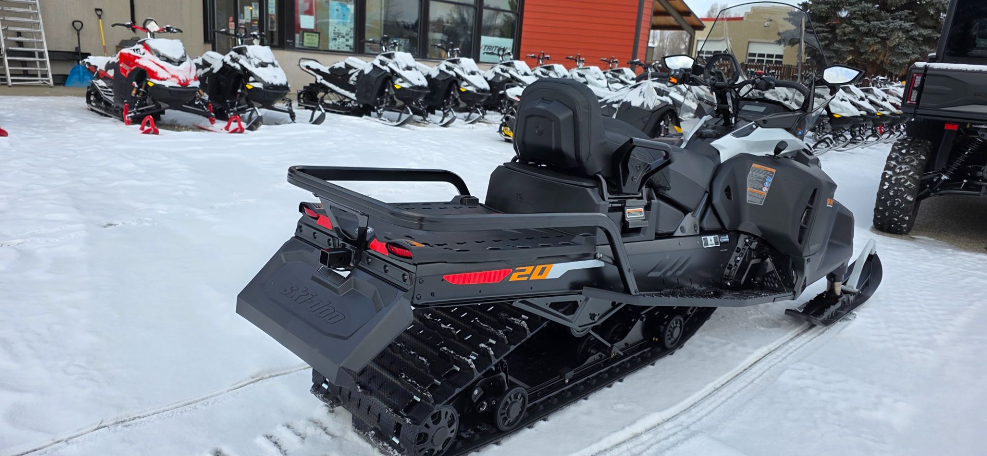 2026 Ski-Doo Skandic LE photo 4
