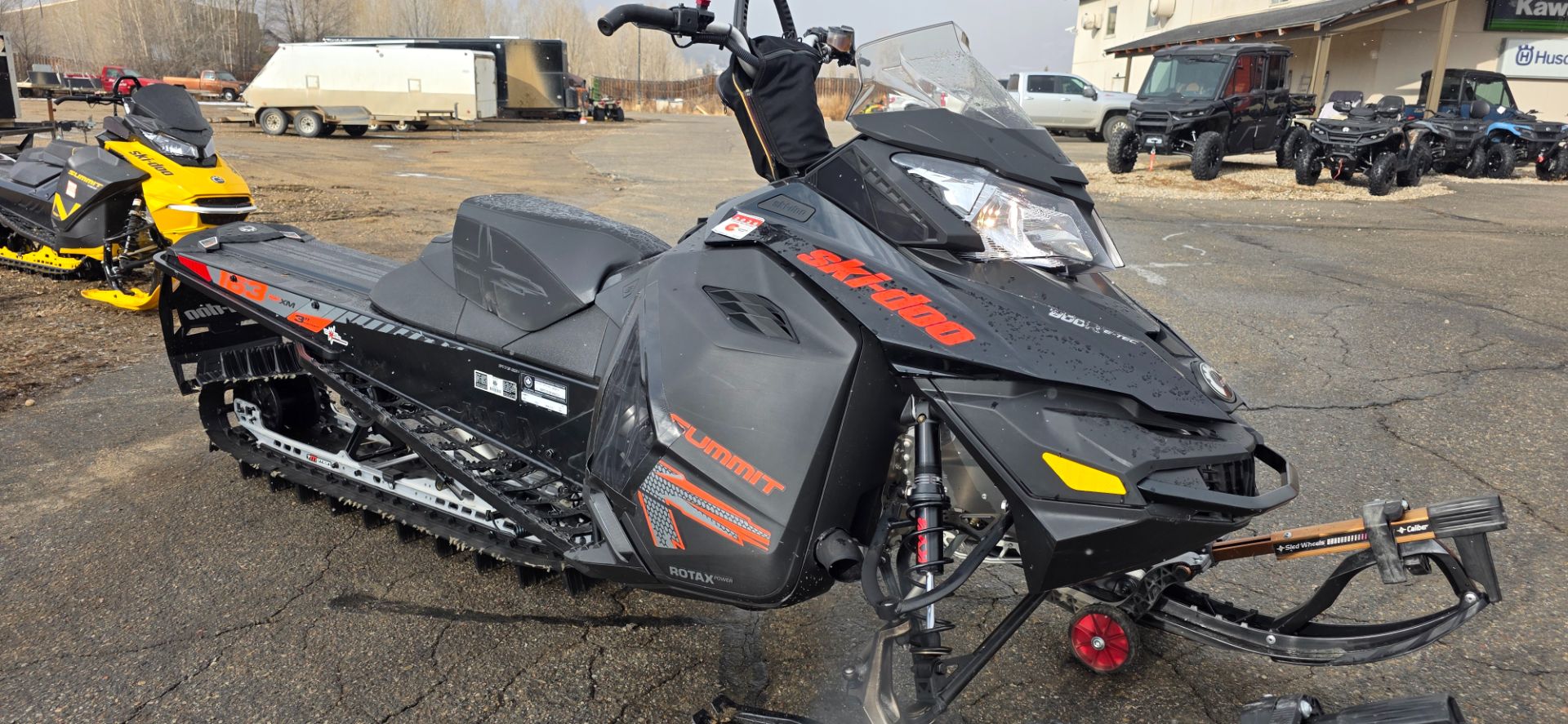 2015 Ski-Doo Summit® X® 163 800R E-TEC®, PowderMax 3.0" 8