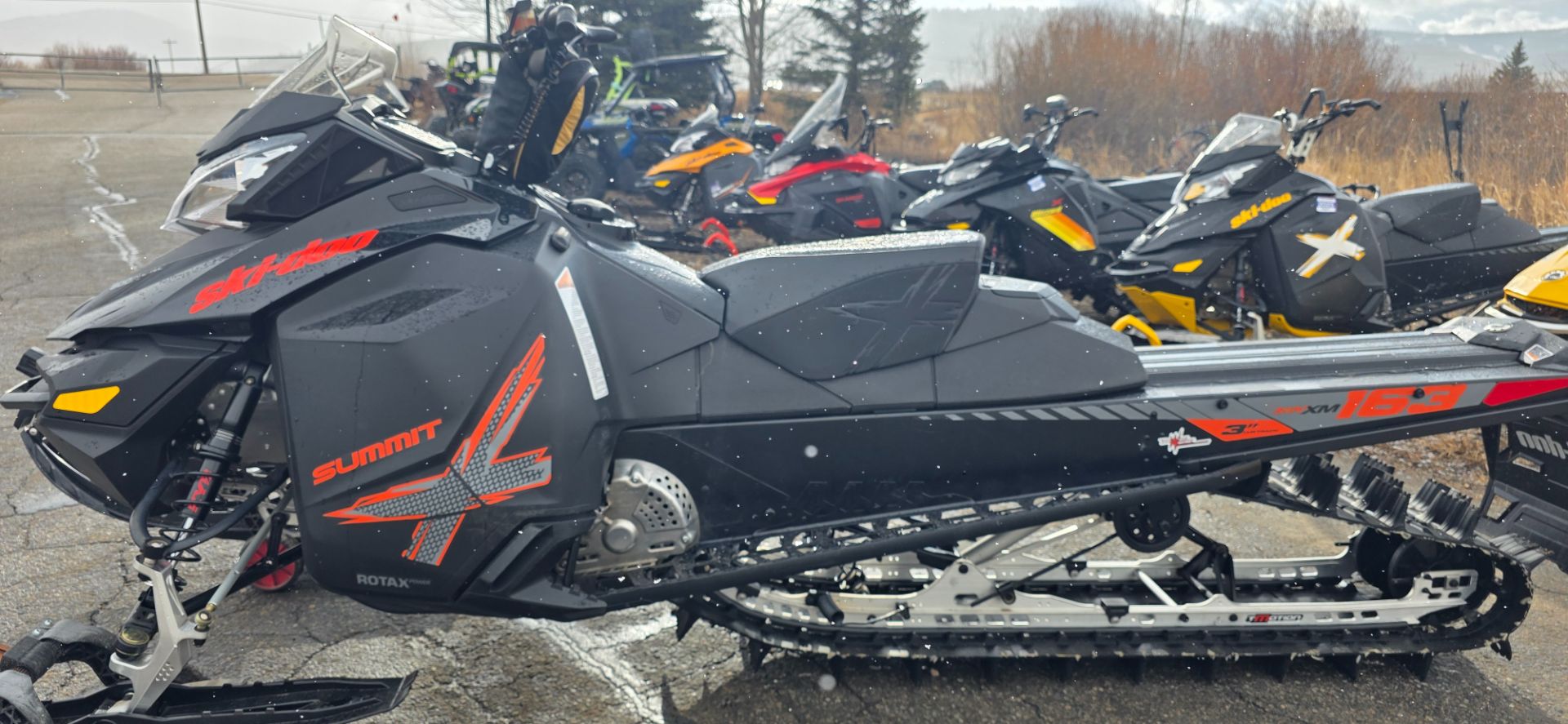 2015 Ski-Doo Summit® X® 163 800R E-TEC®, PowderMax 3.0" 2