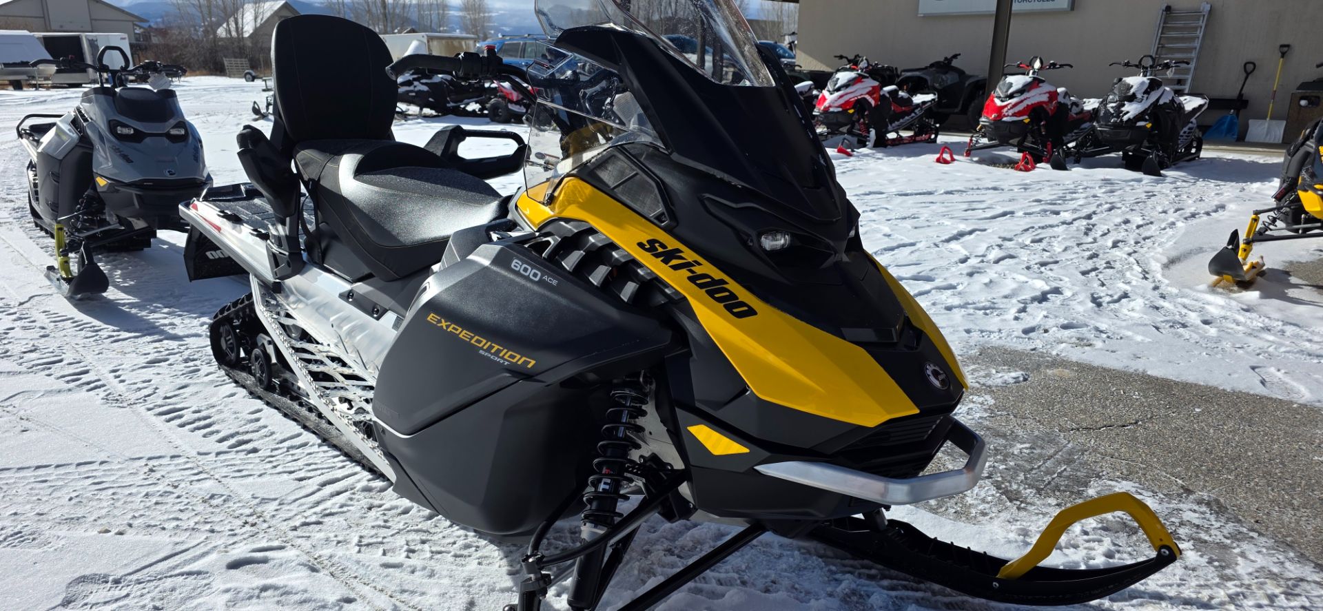 2026 Ski-Doo Expedition Sport photo 3