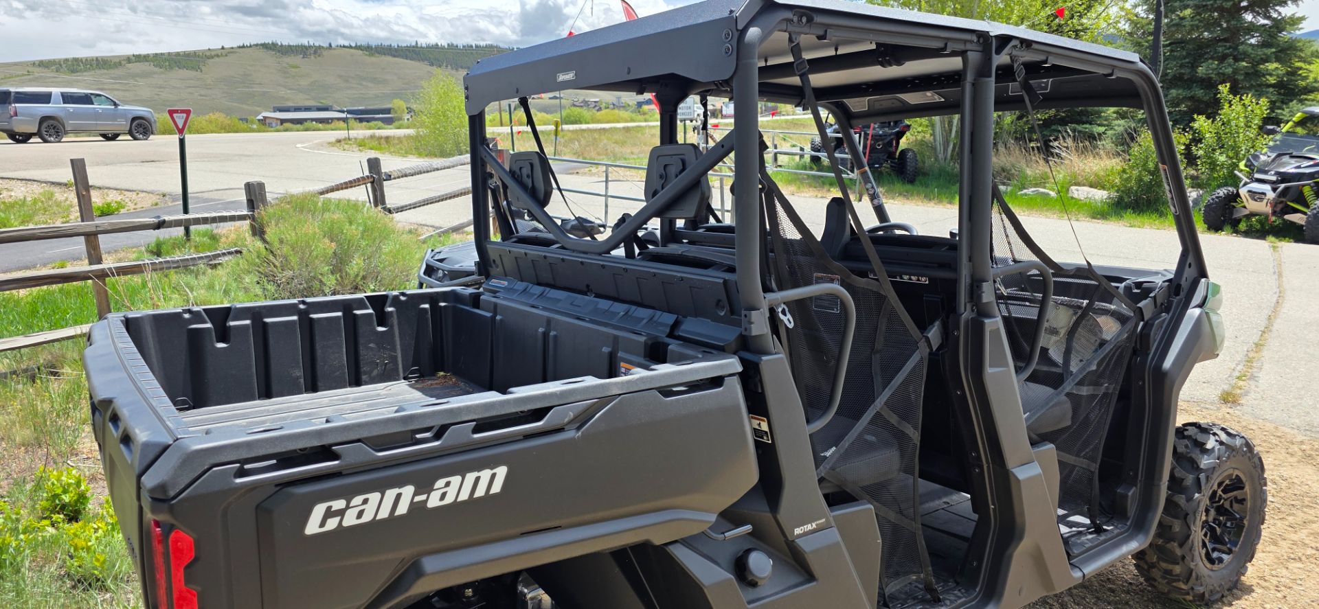 2025 Can-Am™ Defender MAX DPS HD7 4