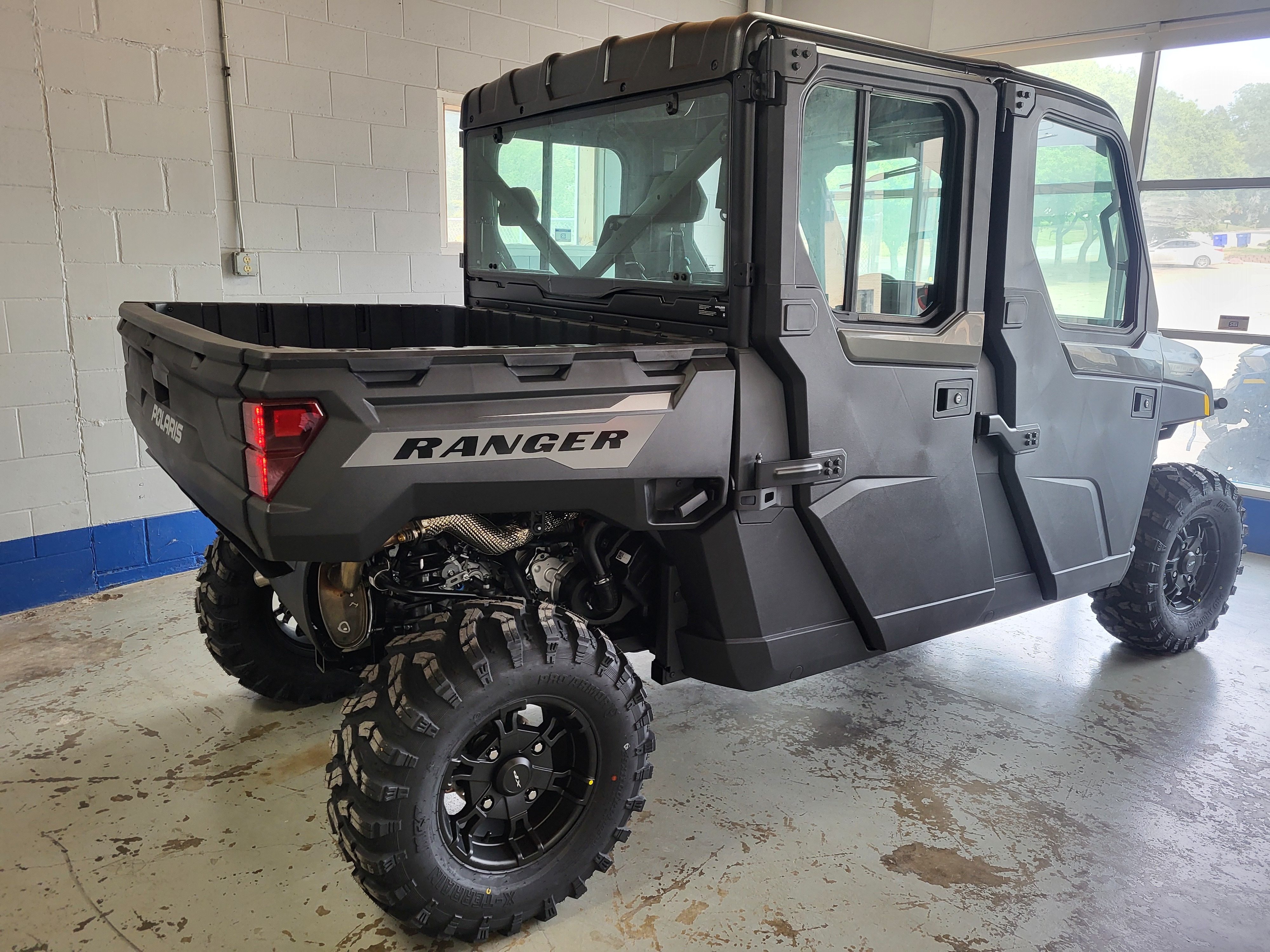 2027 Polaris Ranger Crew XP 1000 Cab 2