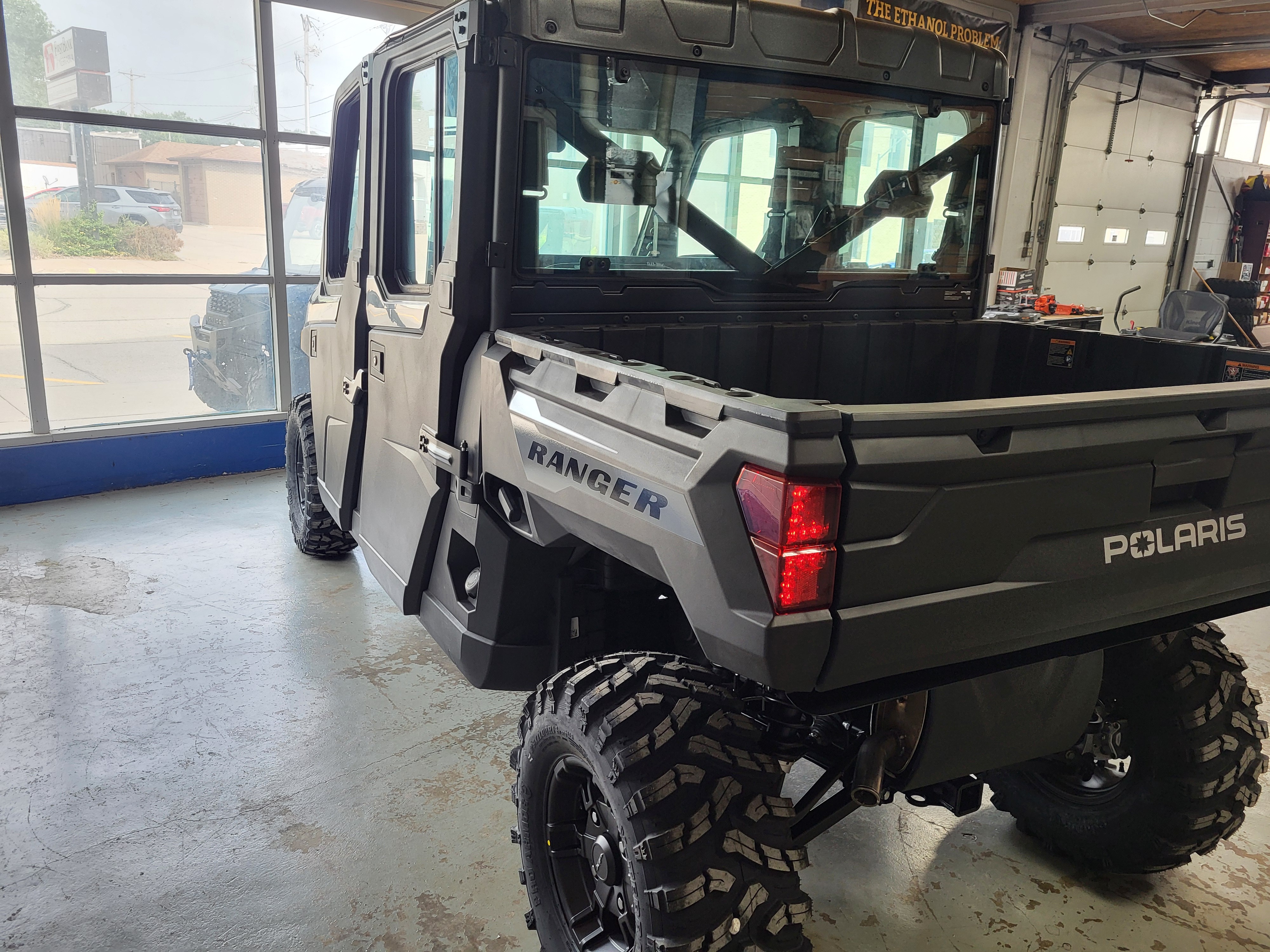 2027 Polaris Ranger Crew XP 1000 Cab 3