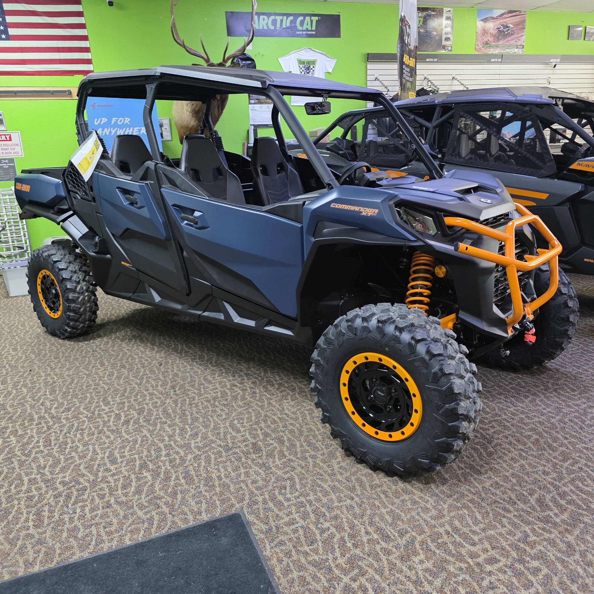 2027 Can-Am™ Commander MAX XT-P 1