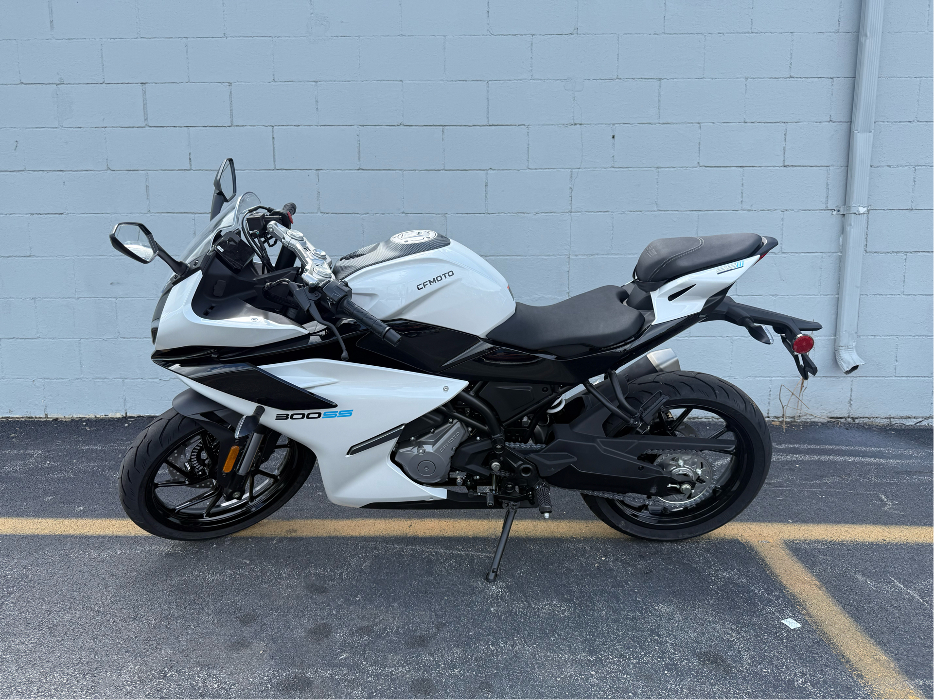 2025 CFMOTO 300SS | Motorcycles, Lockport IL near Chicago | Specs