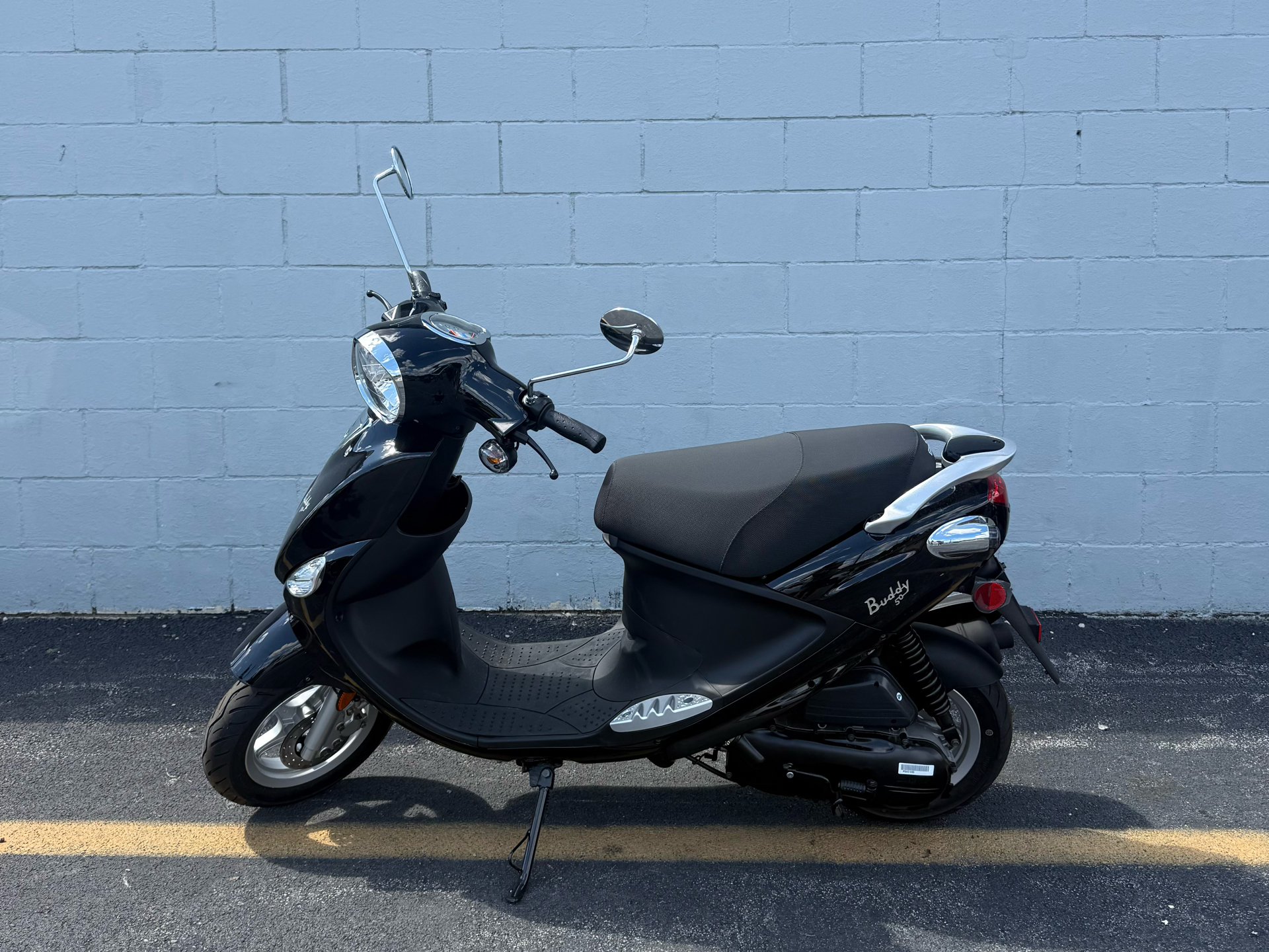 2025 Genuine Scooters Buddy photo 2