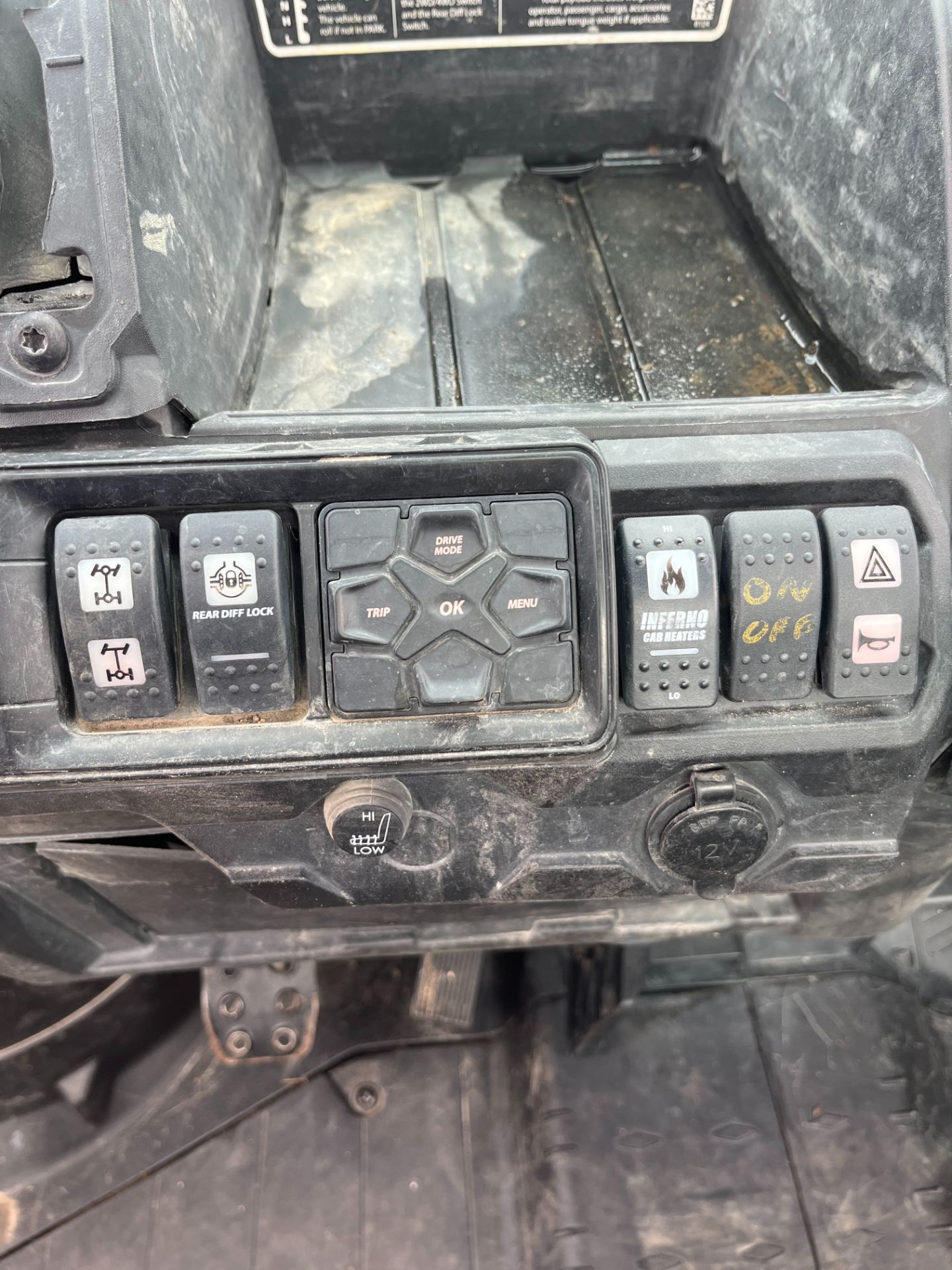 2023 Can-Am™ Defender XT HD10 6