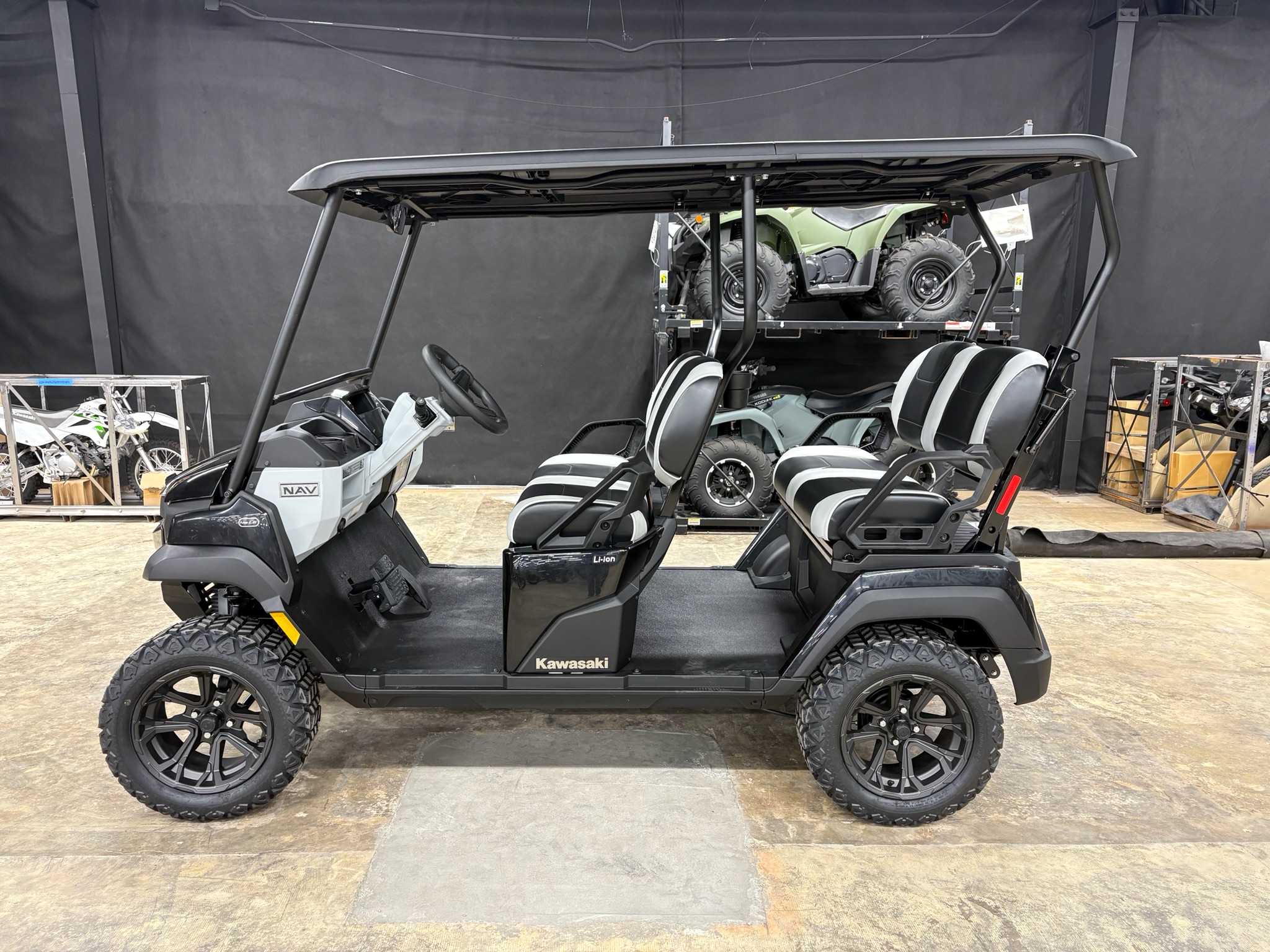 2025 NAV® 4e LE