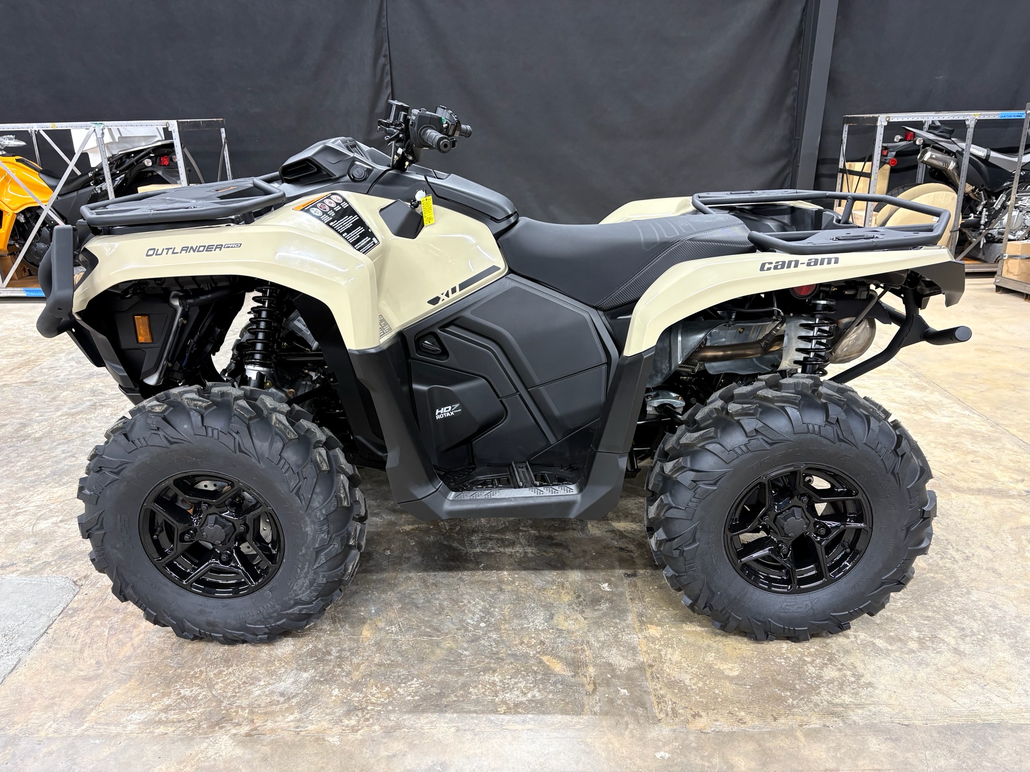 2026 Outlander PRO XU HD7