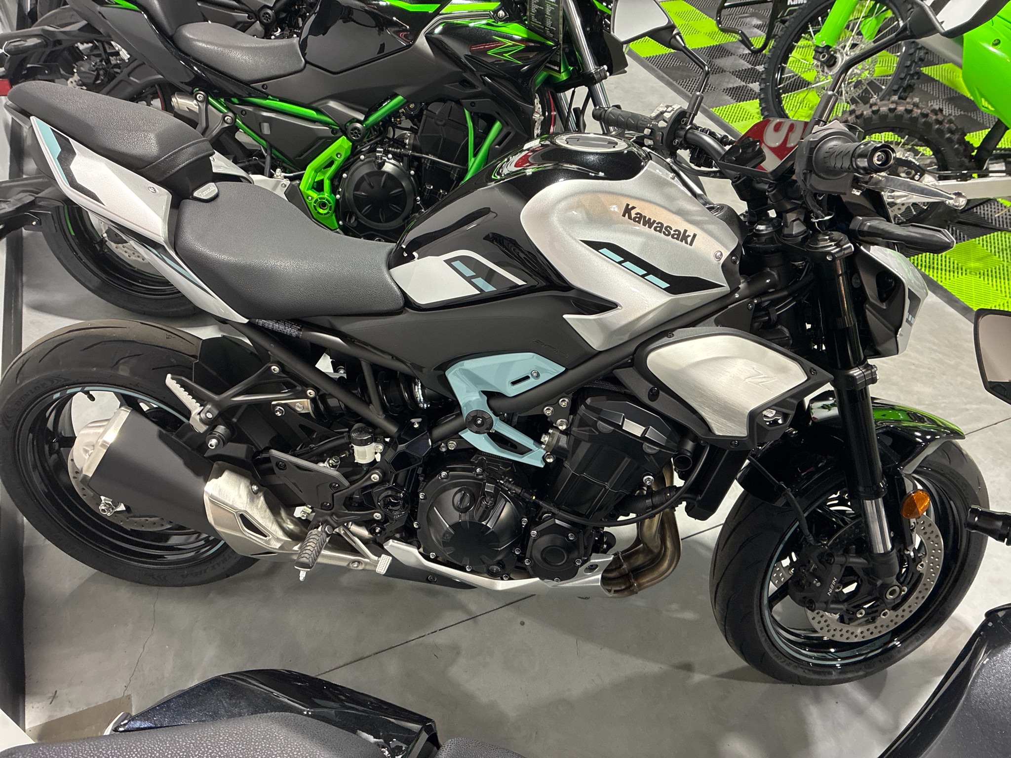 2025 Kawasaki Z900 ABS 2