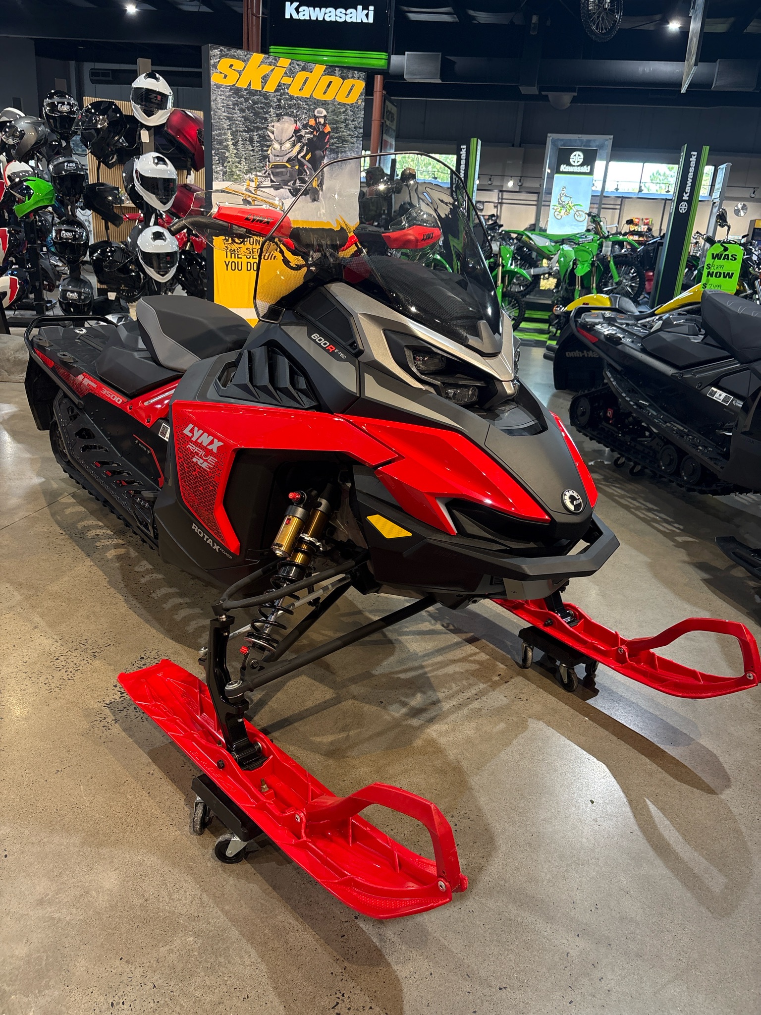 2025 Rave RE 600R E-TEC Ice Ripper XT 1.5 M.S. / E.S.
