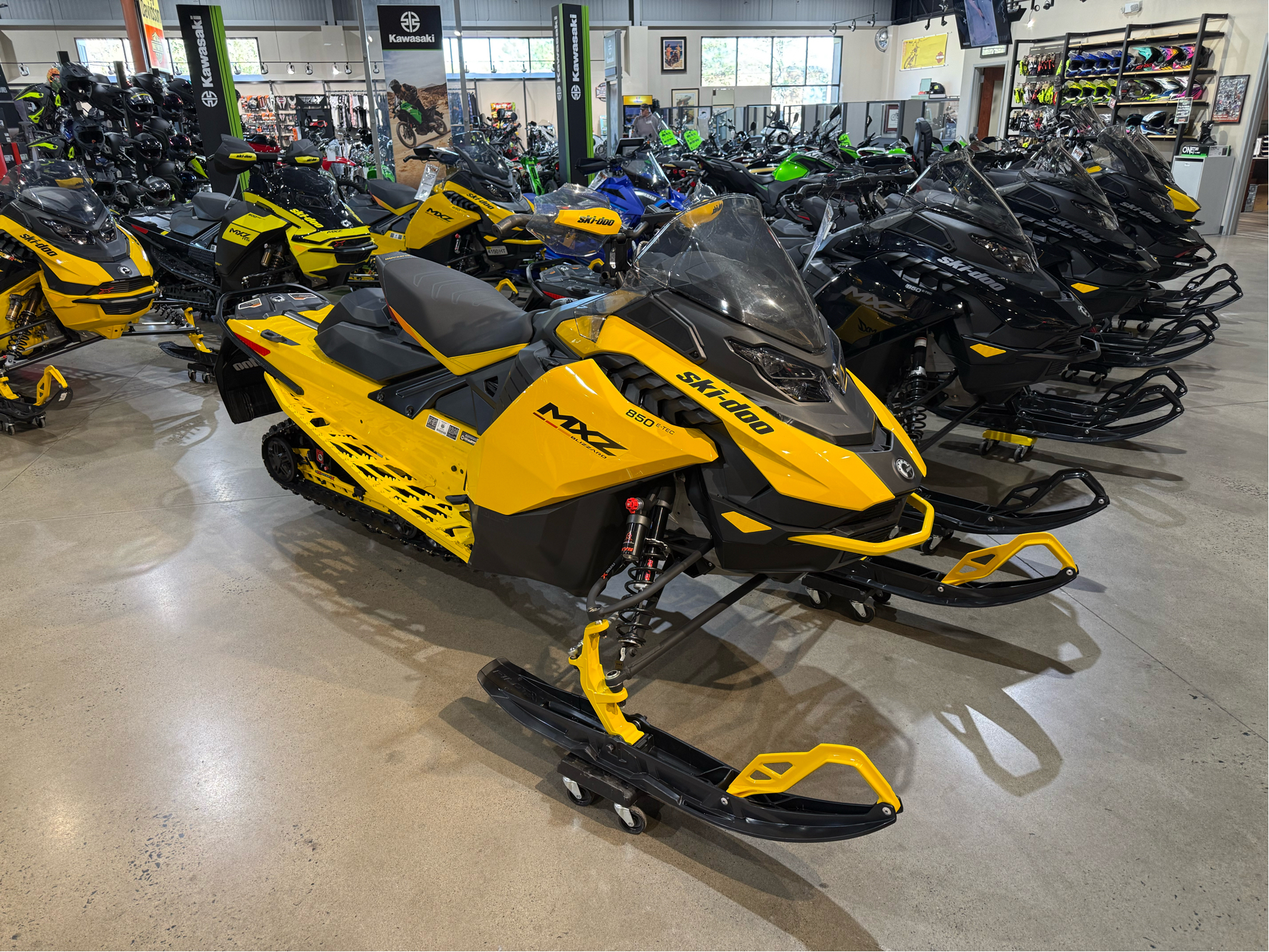 Used 2023 Ski-Doo MXZ Blizzard 850 E-TEC ES Ice Ripper XT 1.25