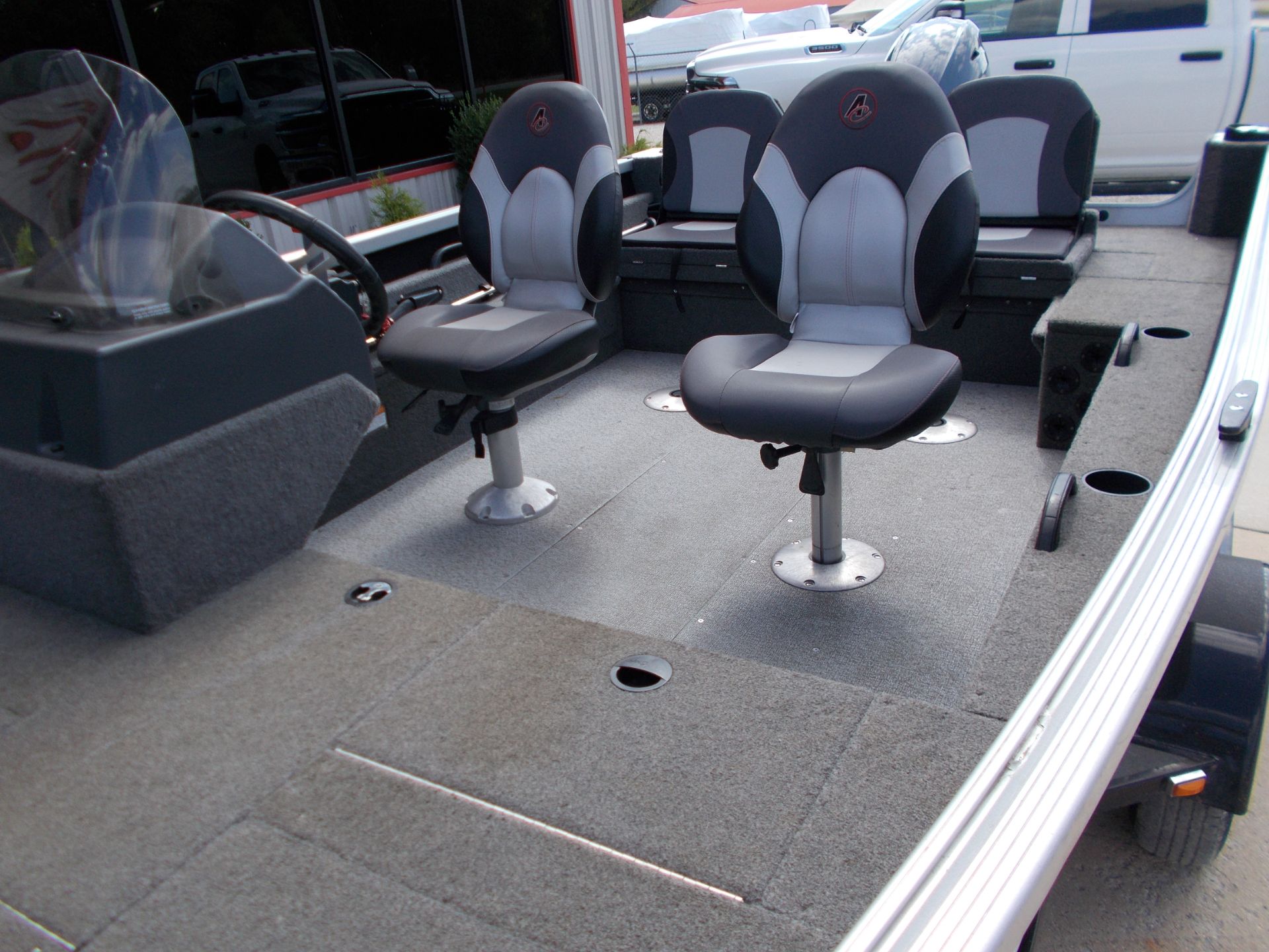 2018 Alumacraft Competitor 165 in West Plains, Missouri - Photo 10