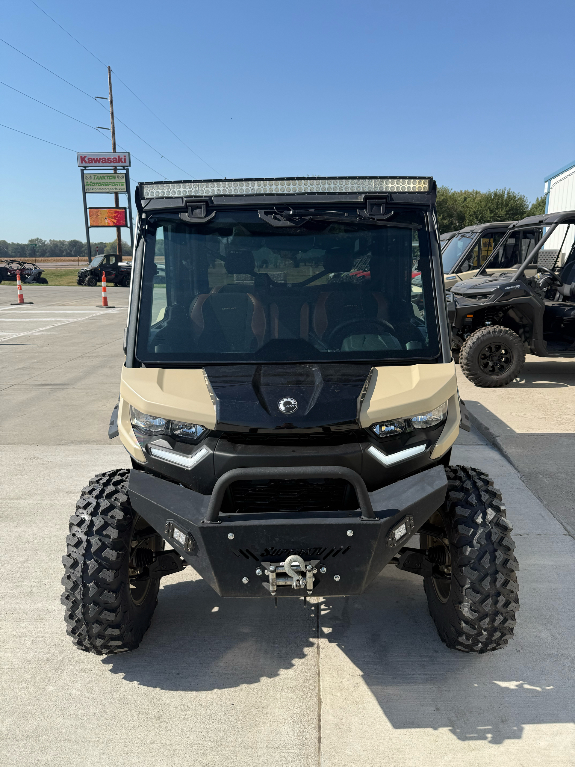 2024 Can-Am Defender MAX Limited in Yankton, South Dakota - Photo 2