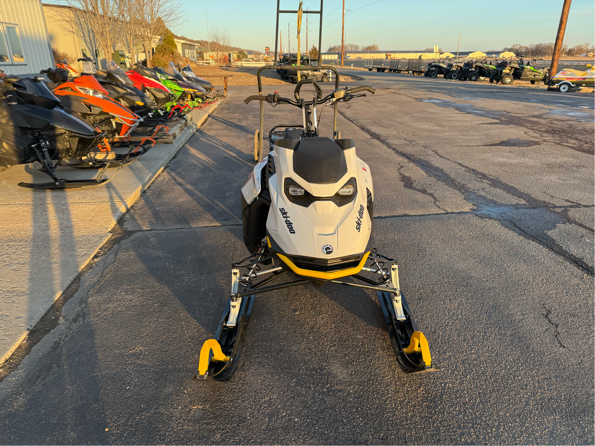 2023 Ski-Doo Summit SP 154 850 E-TEC ES PowderMax Light 2.5 w/ FlexEdge in Yankton, South Dakota - Photo 3