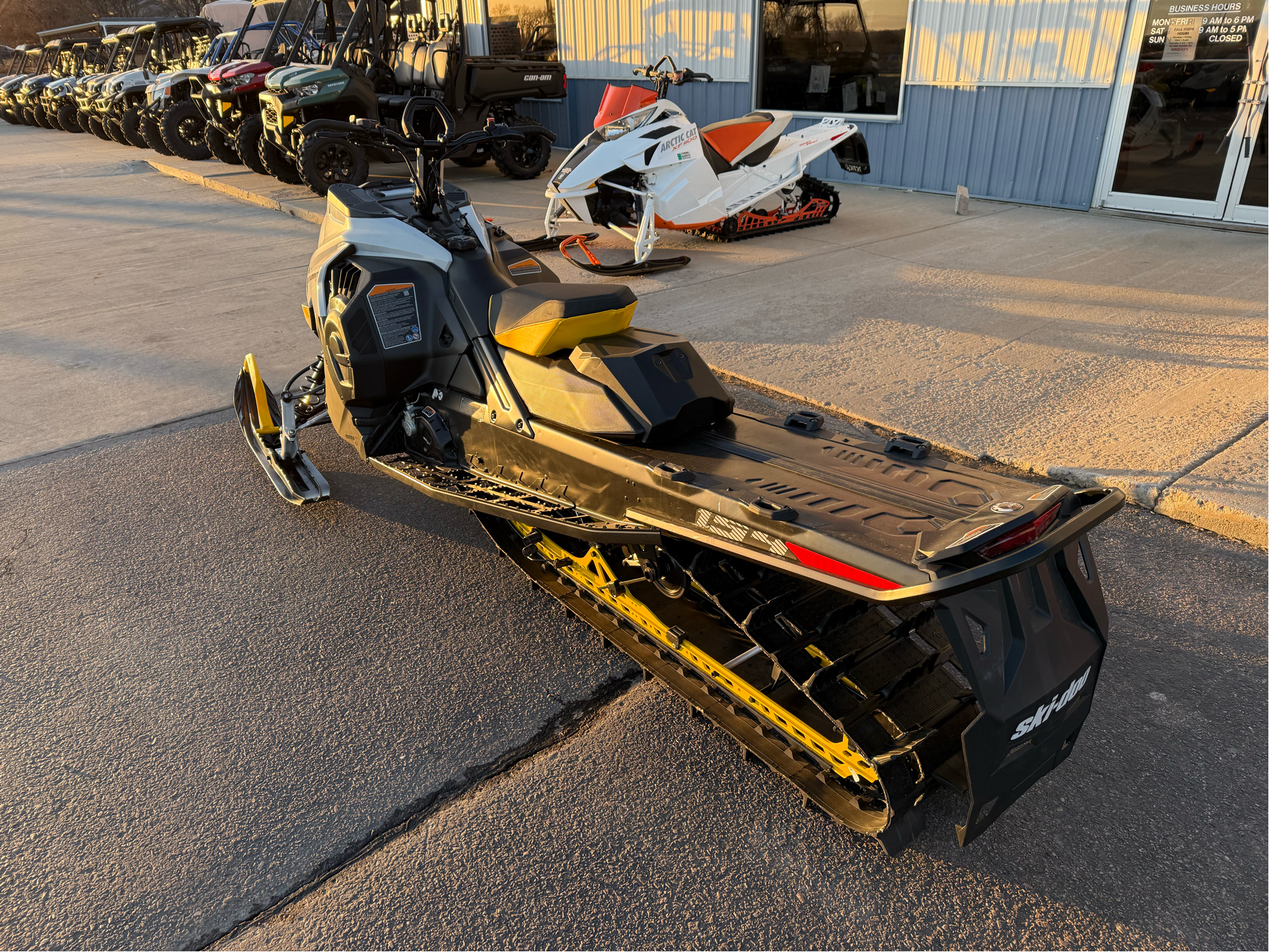 2023 Ski-Doo Summit SP 154 850 E-TEC ES PowderMax Light 2.5 w/ FlexEdge in Yankton, South Dakota - Photo 6