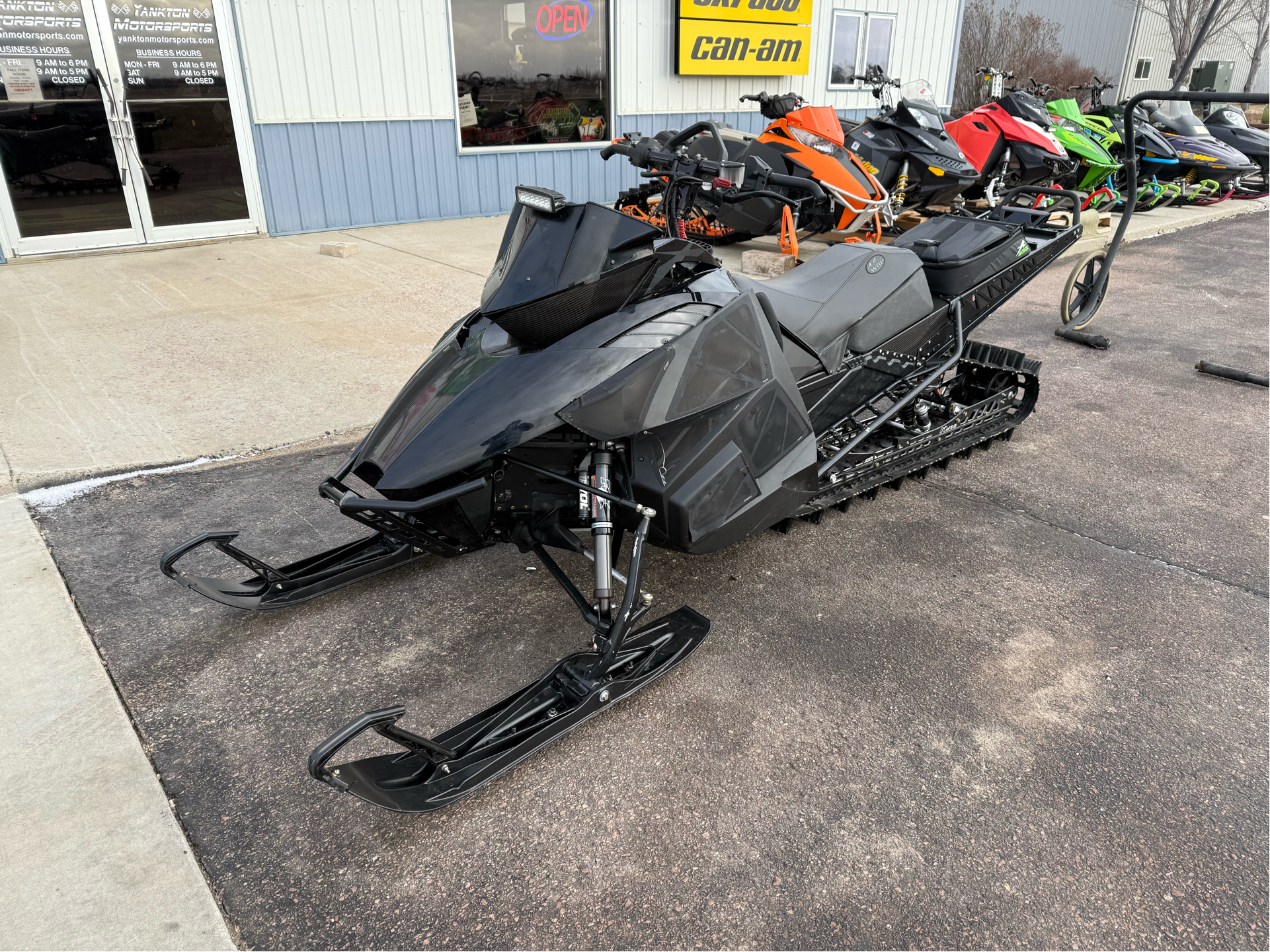 2016 Arctic Cat M 8000 162" Limited in Yankton, South Dakota - Photo 2