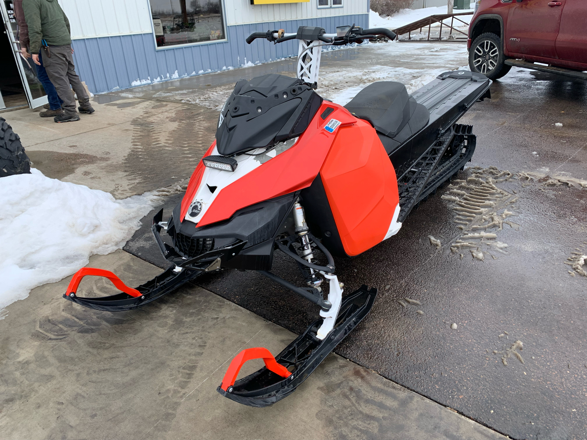 2016 Ski-Doo Summit SP T3 174 800R E-TEC E.S., PowderMax 3.0" in Yankton, South Dakota - Photo 2