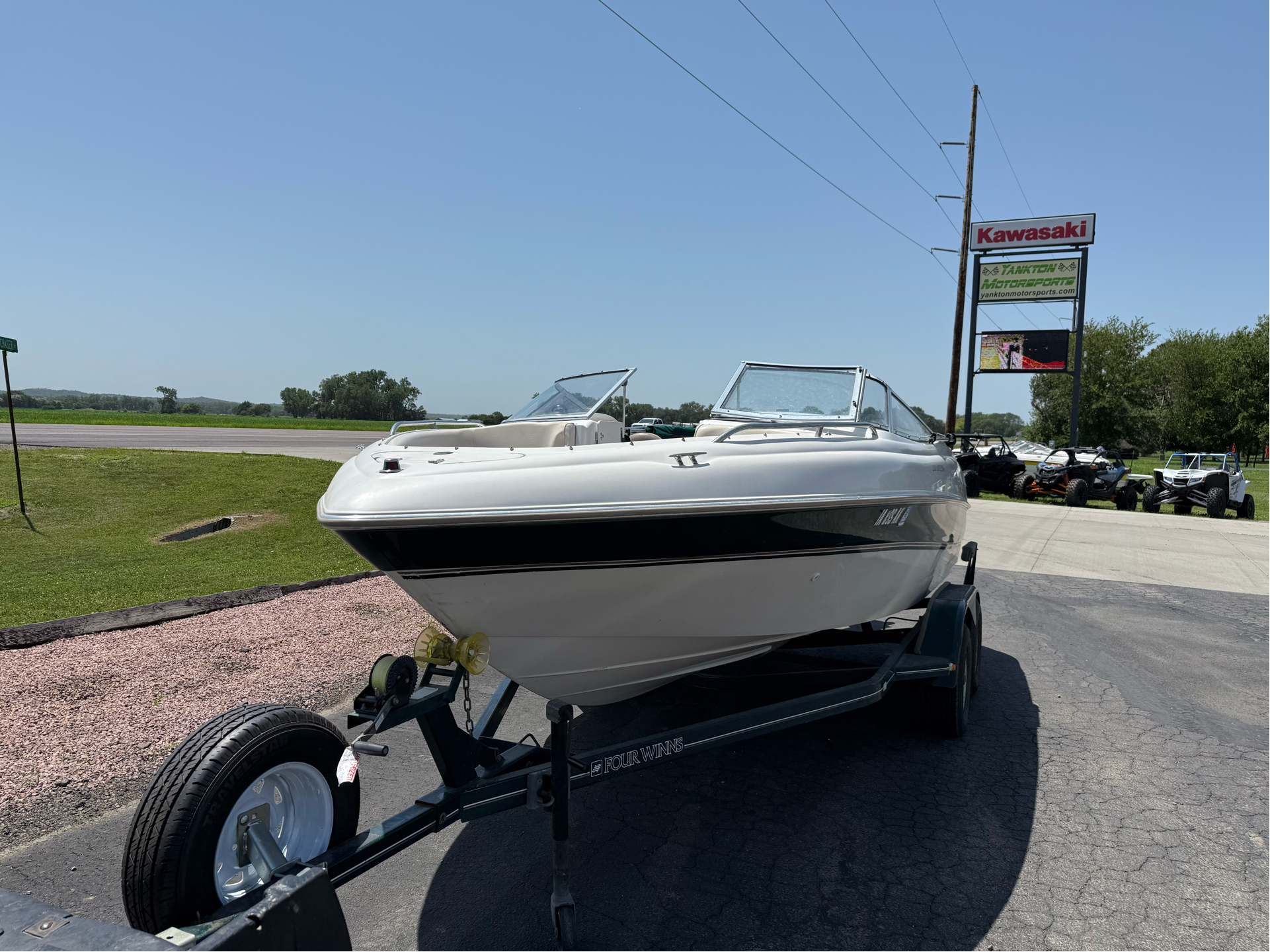 1996 Four Winns 200 Horizon DLX in Yankton, South Dakota - Photo 2