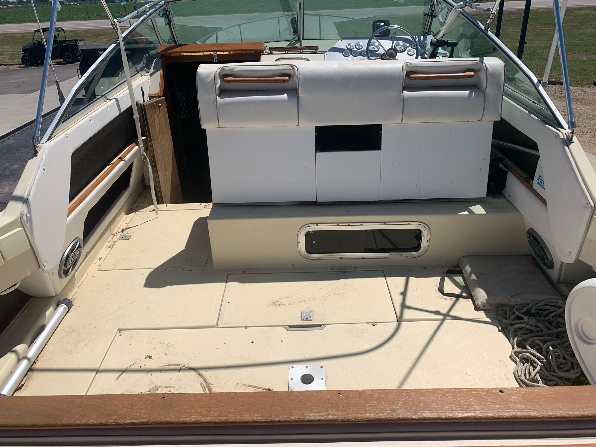 1983 Sea Ray Sundancer 270 in Yankton, South Dakota - Photo 7