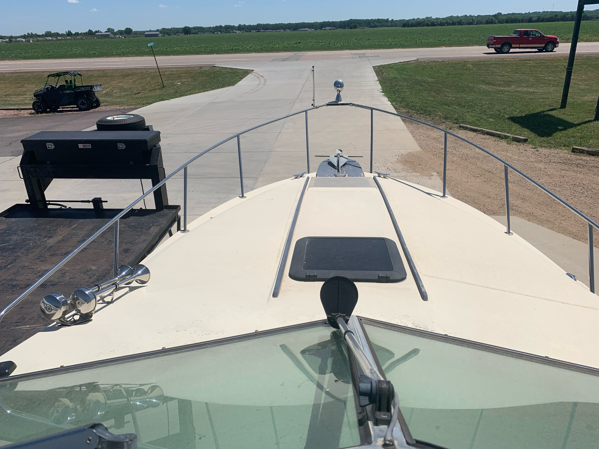 1983 Sea Ray Sundancer 270 in Yankton, South Dakota - Photo 10