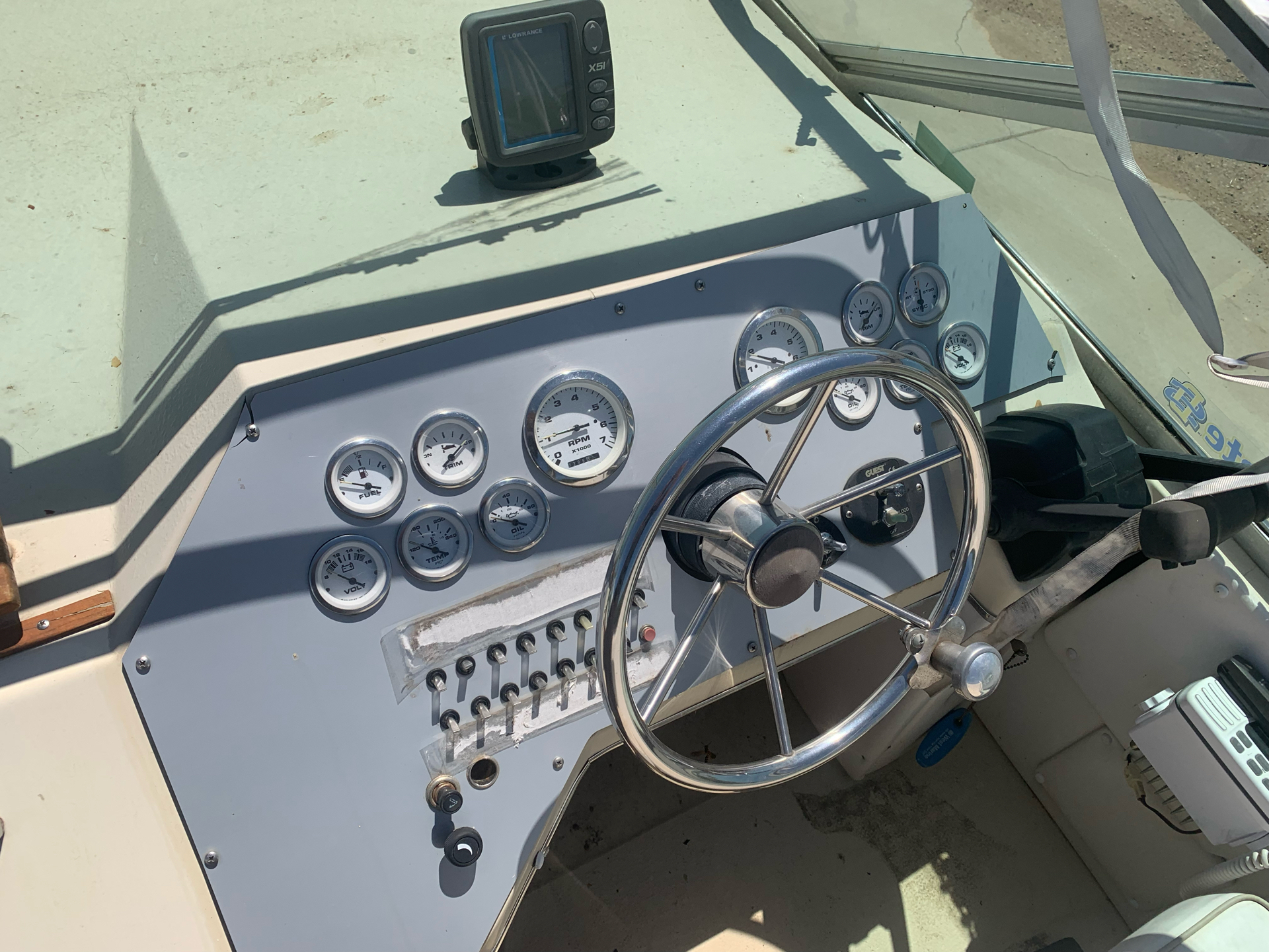 1983 Sea Ray Sundancer 270 in Yankton, South Dakota - Photo 11