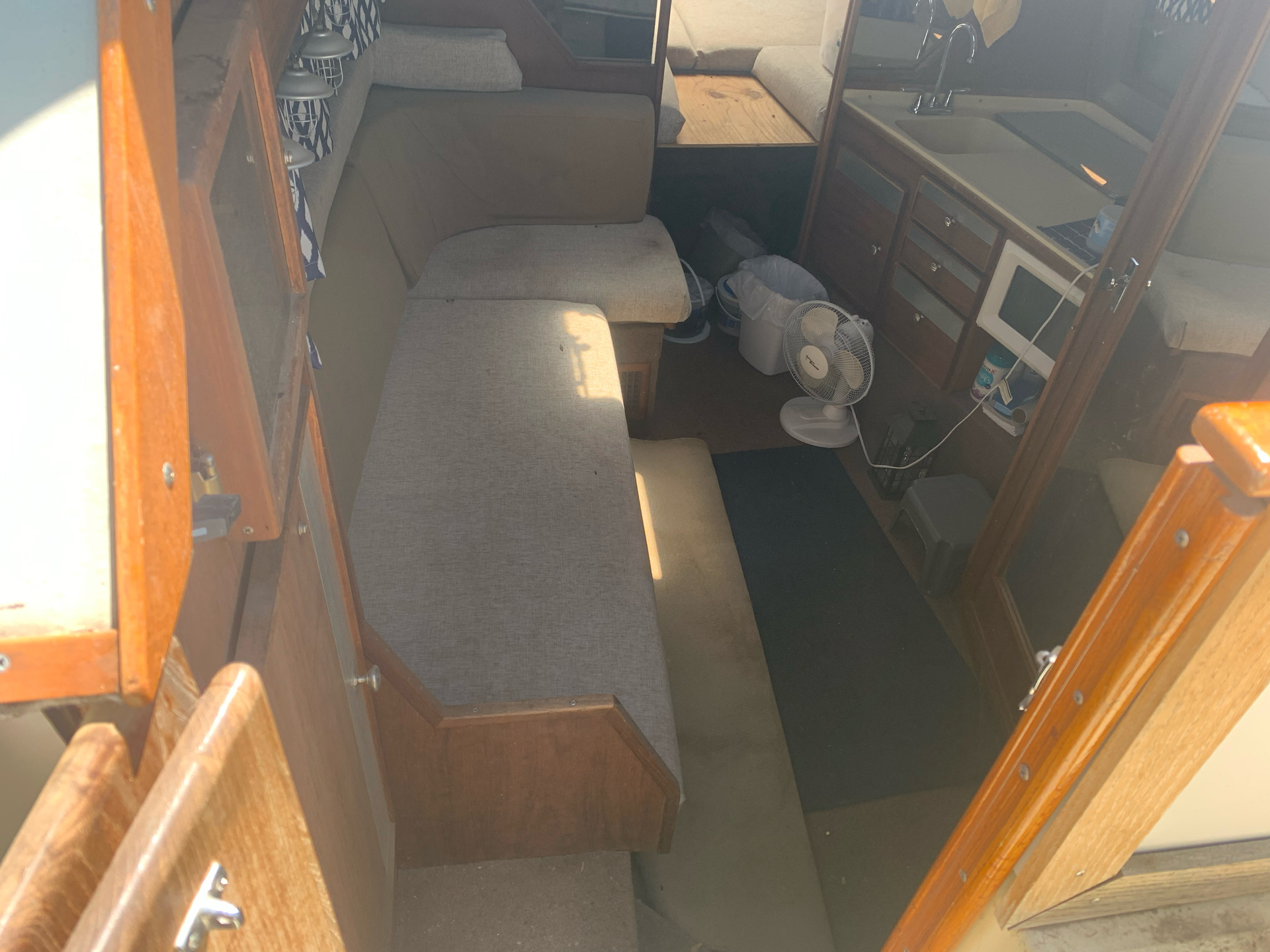1983 Sea Ray Sundancer 270 in Yankton, South Dakota - Photo 12