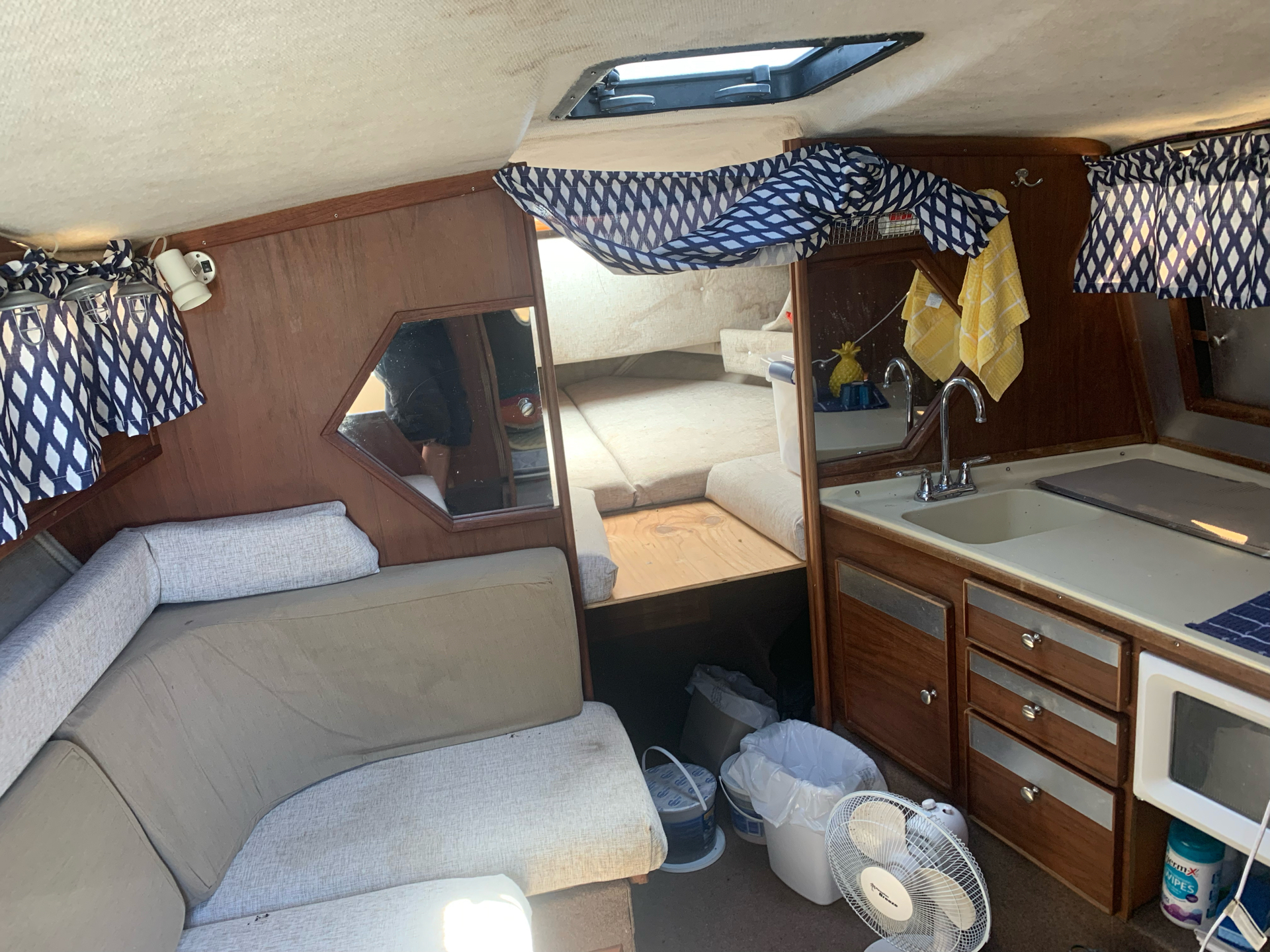 1983 Sea Ray Sundancer 270 in Yankton, South Dakota - Photo 13