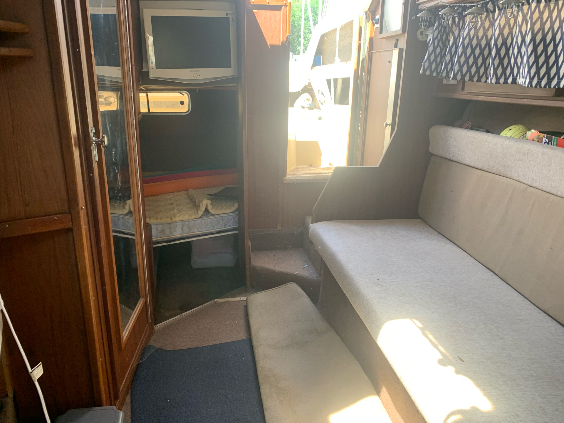 1983 Sea Ray Sundancer 270 in Yankton, South Dakota - Photo 15