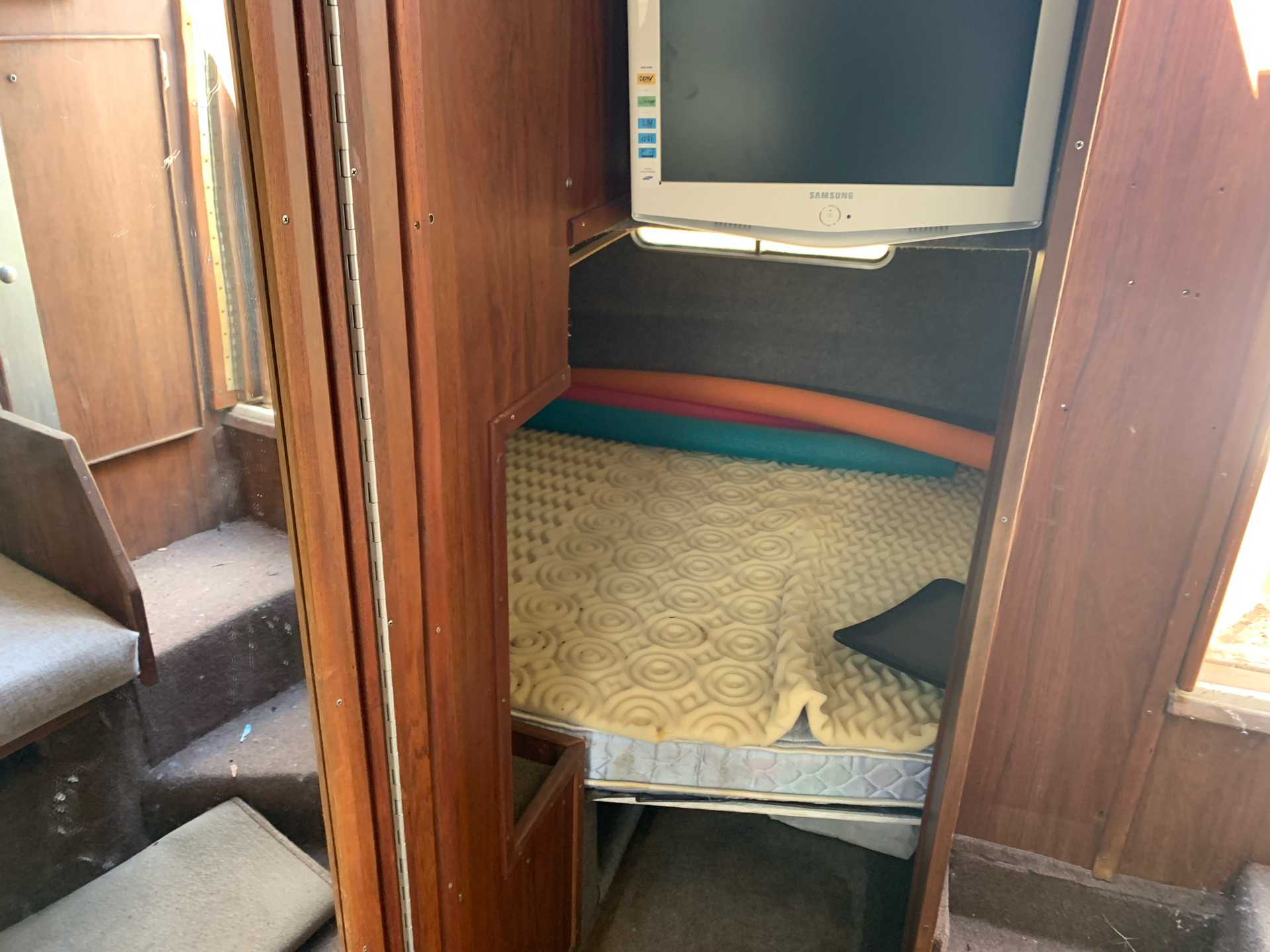 1983 Sea Ray Sundancer 270 in Yankton, South Dakota - Photo 16