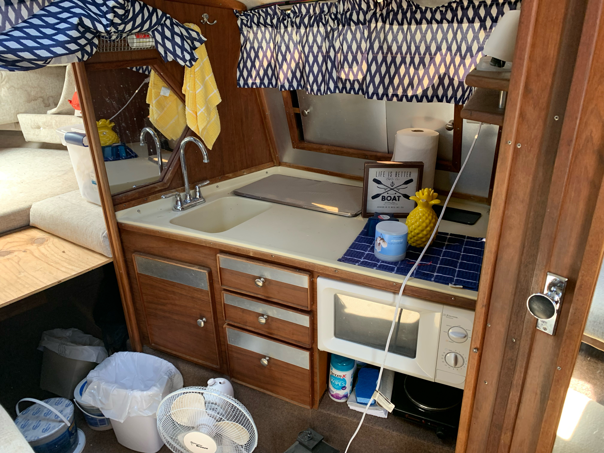1983 Sea Ray Sundancer 270 in Yankton, South Dakota - Photo 17