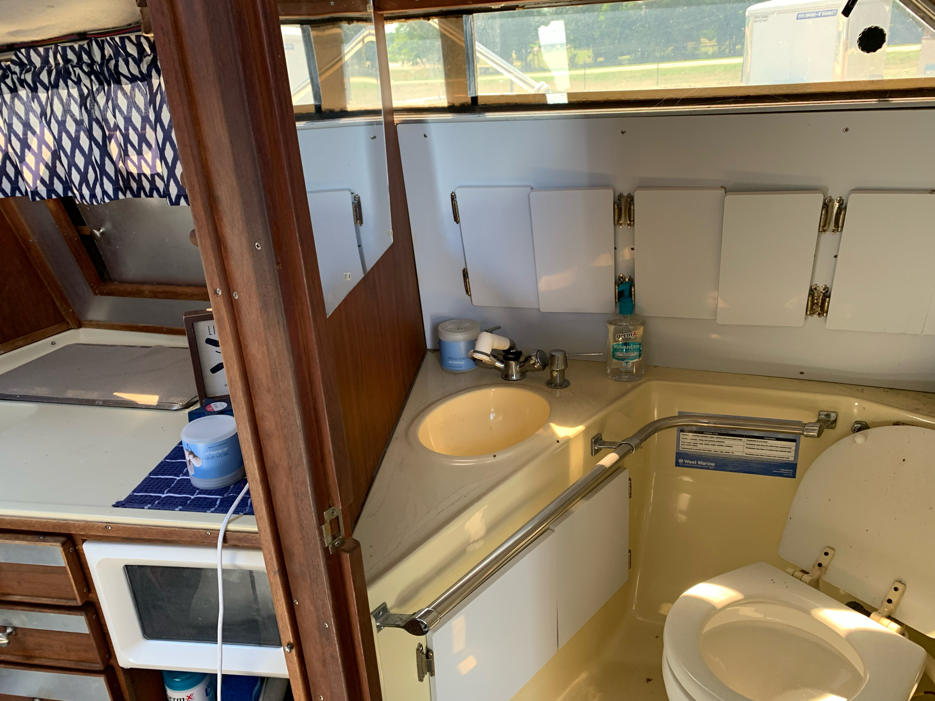 1983 Sea Ray Sundancer 270 in Yankton, South Dakota - Photo 19