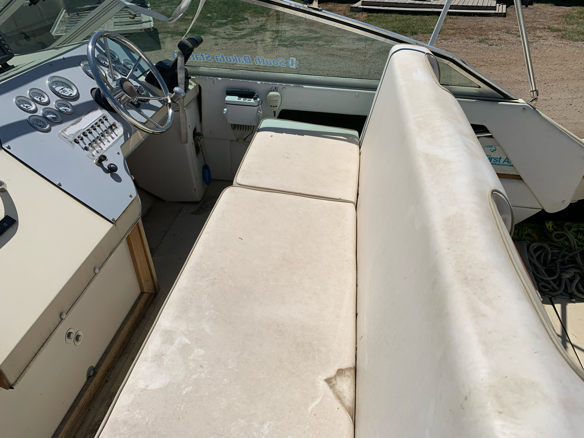 1983 Sea Ray Sundancer 270 in Yankton, South Dakota - Photo 22