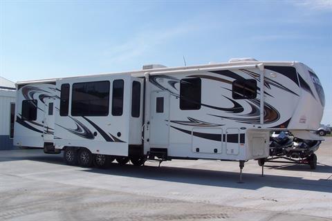 2013 HEARTLAND M-380 in Yankton, South Dakota