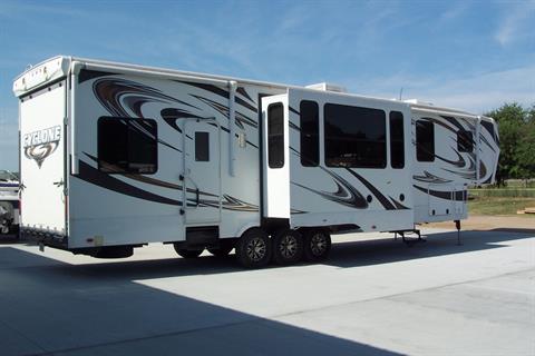2013 HEARTLAND M-380 in Yankton, South Dakota - Photo 2