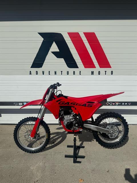New 2025 GASGAS MC 450F, McKinney TX | Specs, Price, Photos | Red