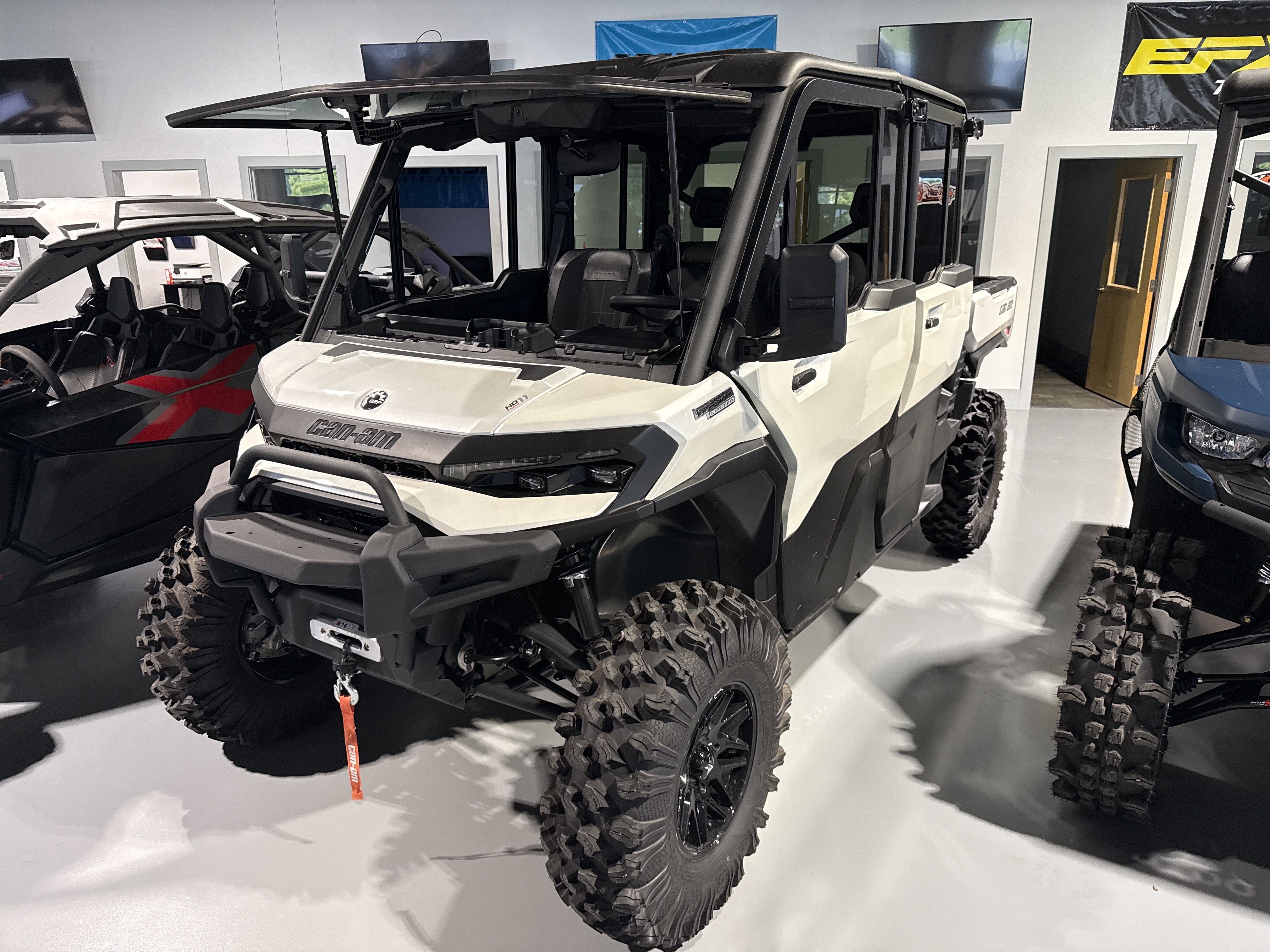 2026 Can-Am Defender MAX Limited HD11