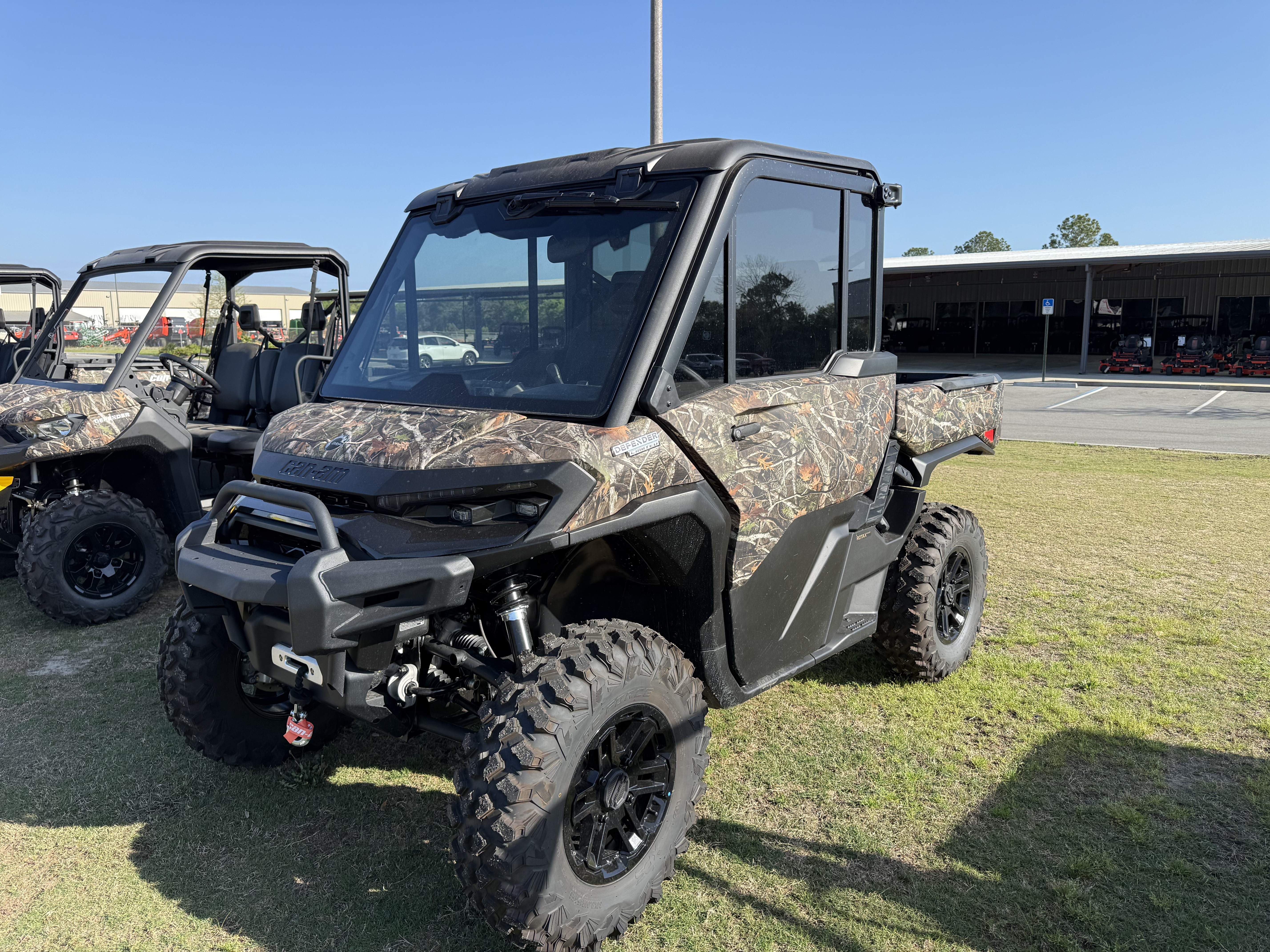 2026 Can-Am Defender Limited HD11