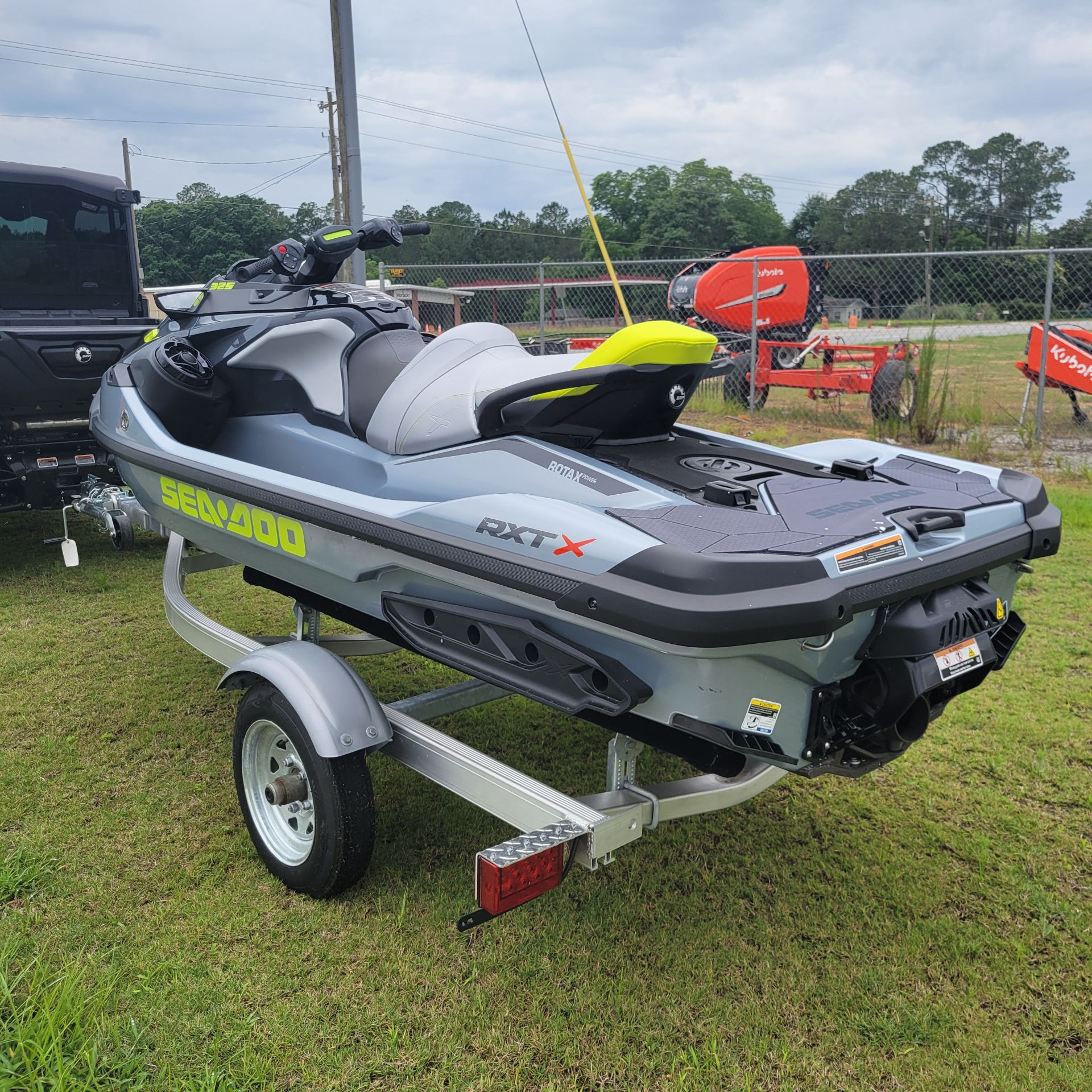 2025 Sea-Doo RXT-X 325 + Tech Package 7