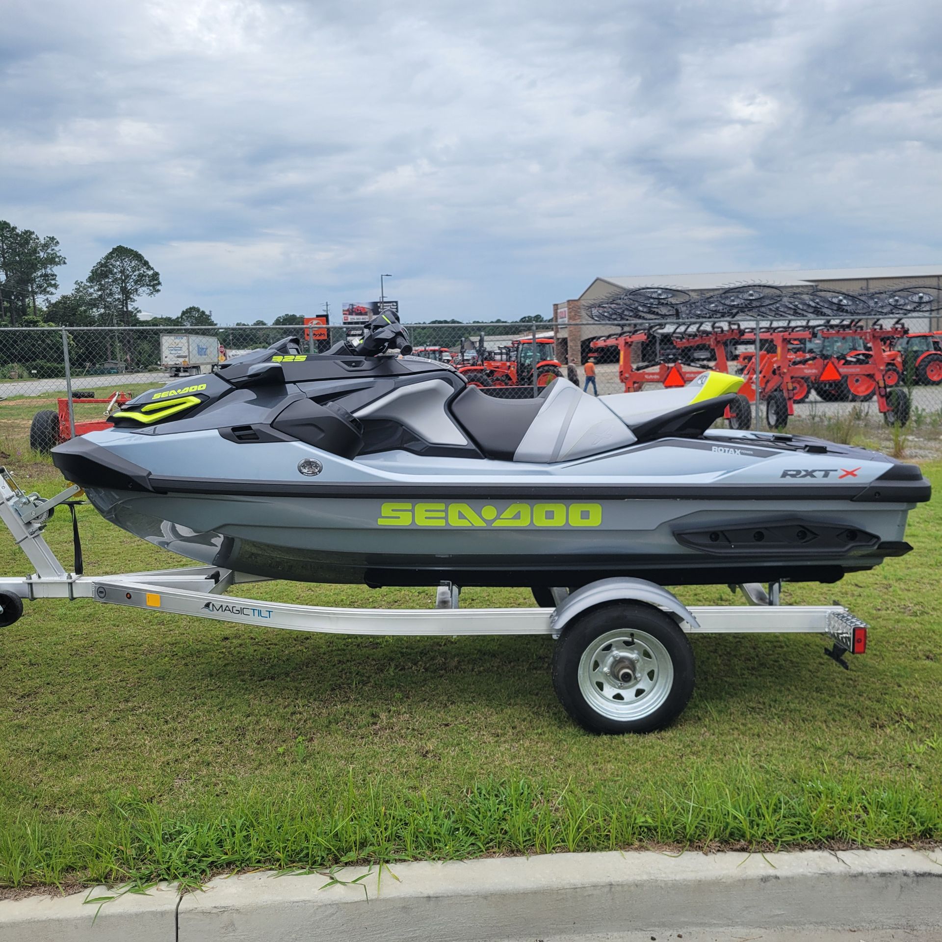 2025 Sea-Doo RXT-X 325 + Tech Package 8