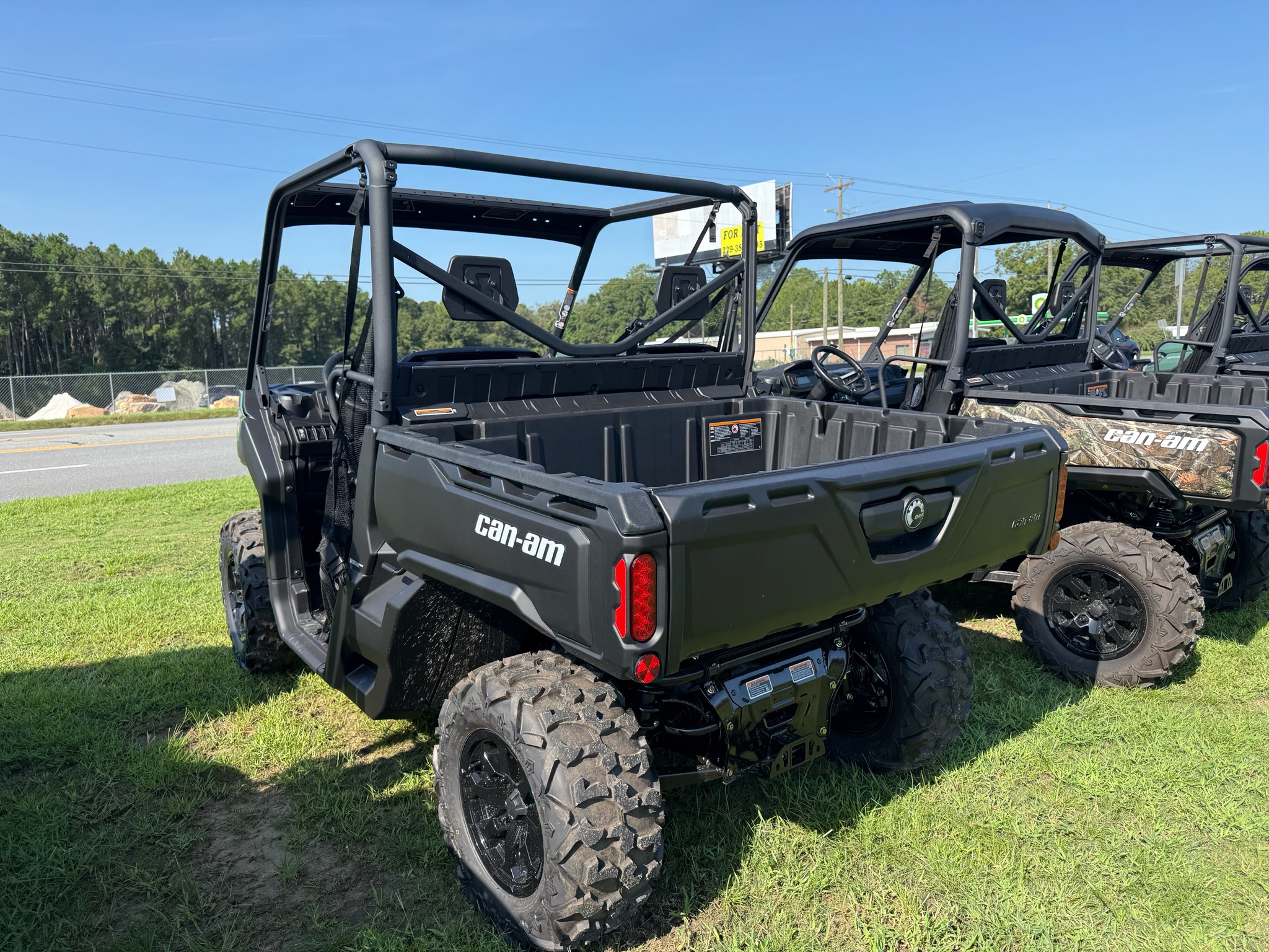 2026 Can-Am™ Defender DPS HD7 6