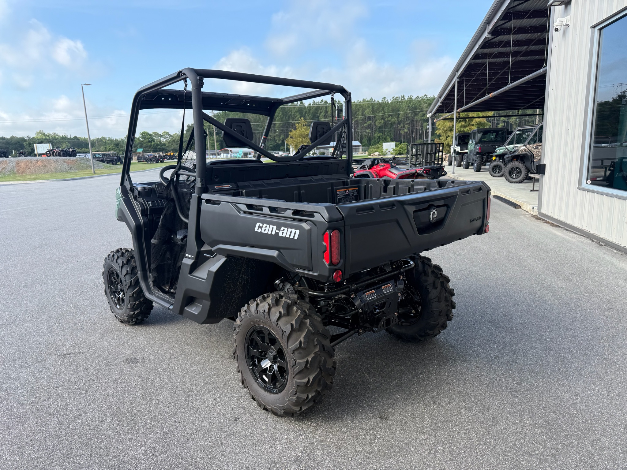 2026 Can-Am™ Defender DPS HD10 6