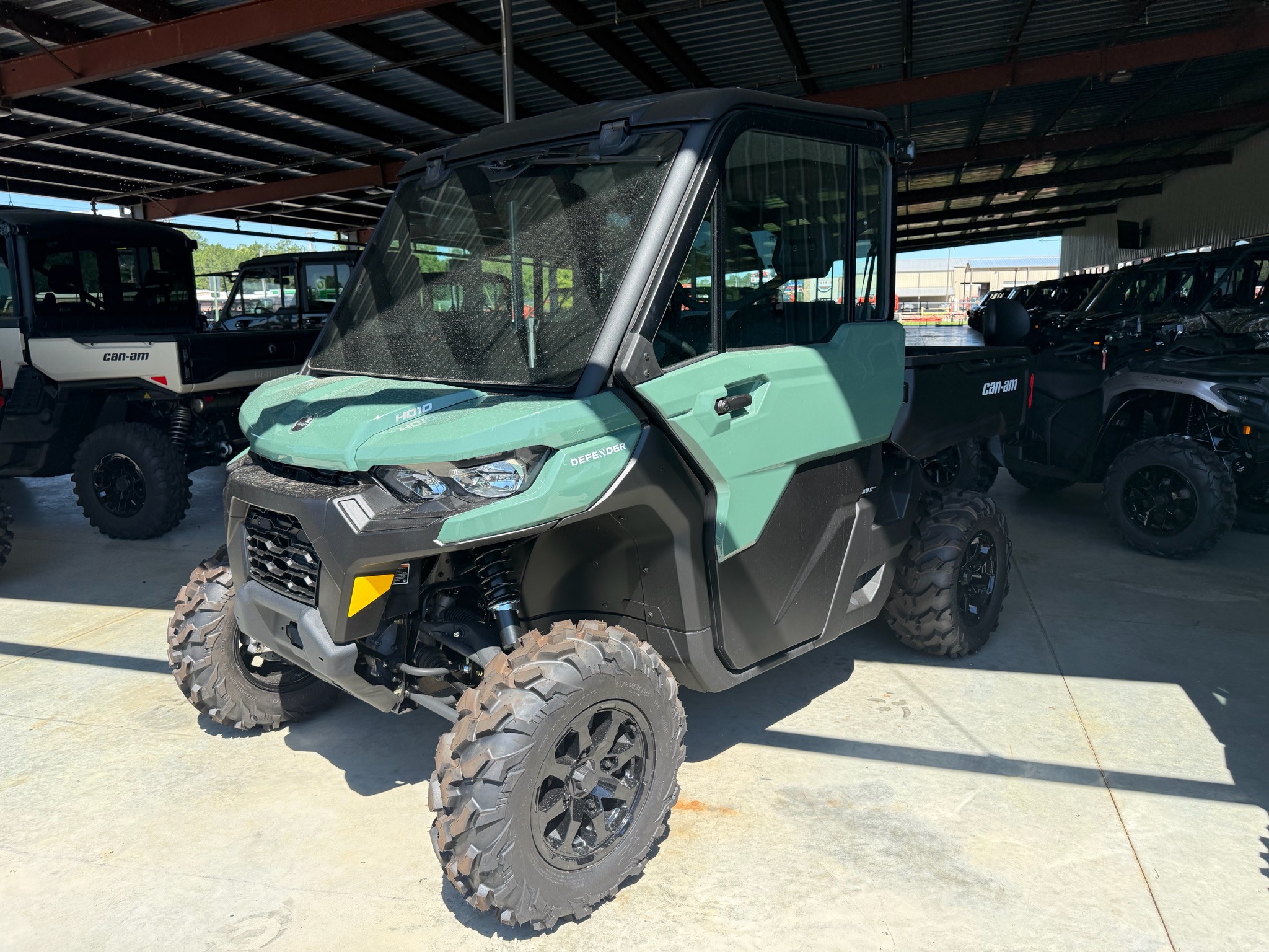2026 Can-Am Defender DPS CAB HD10