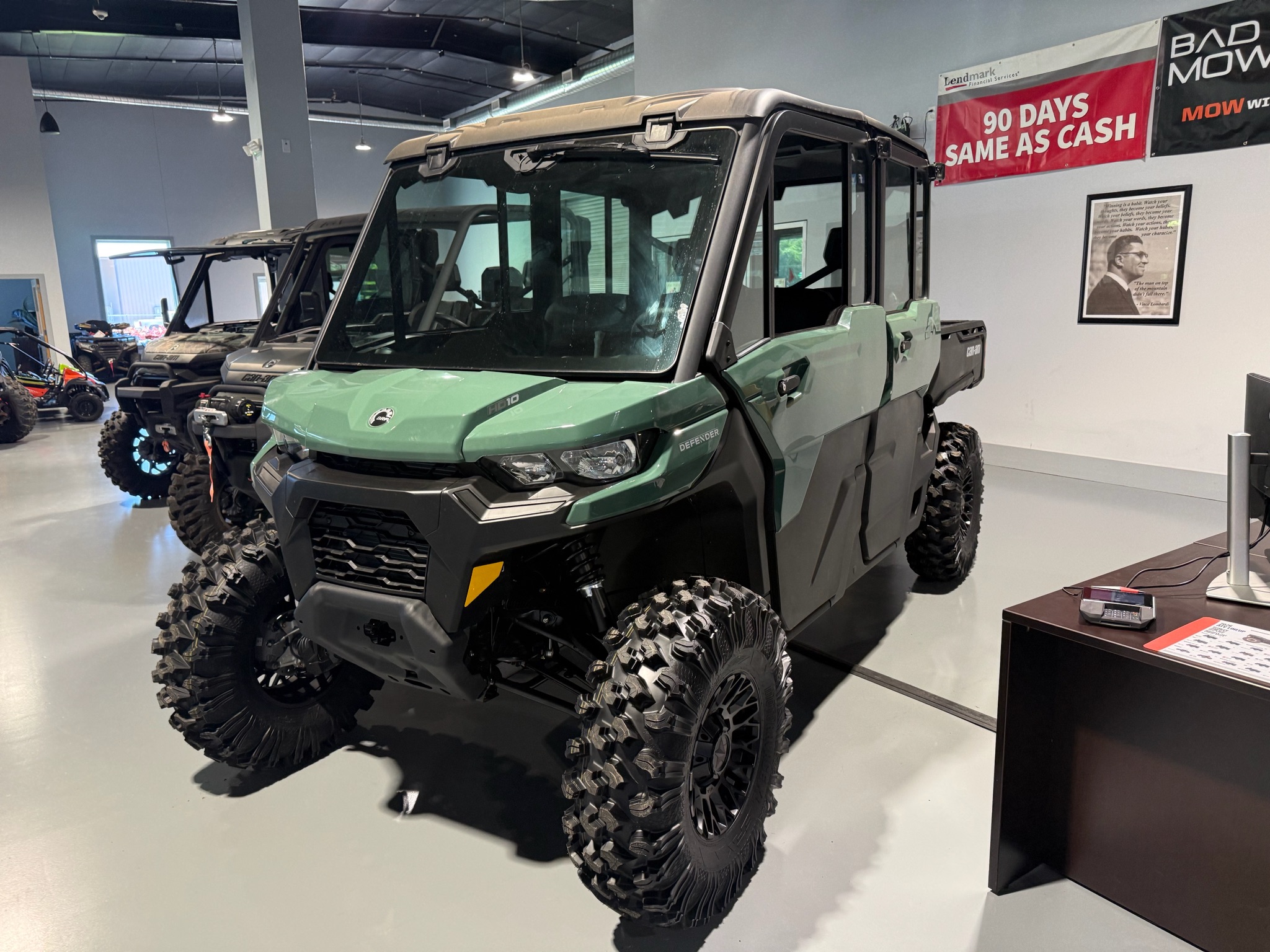 2026 Can-Am Defender MAX DPS CAB HD10