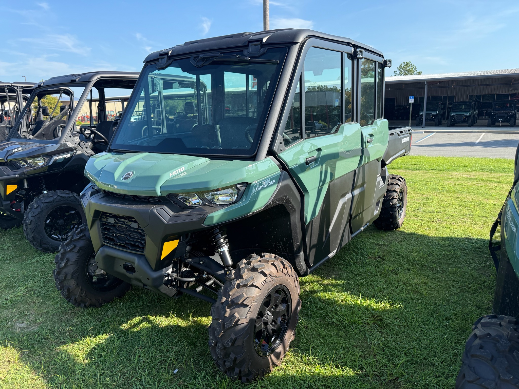 2026 Can-Am Defender MAX DPS CAB HD10